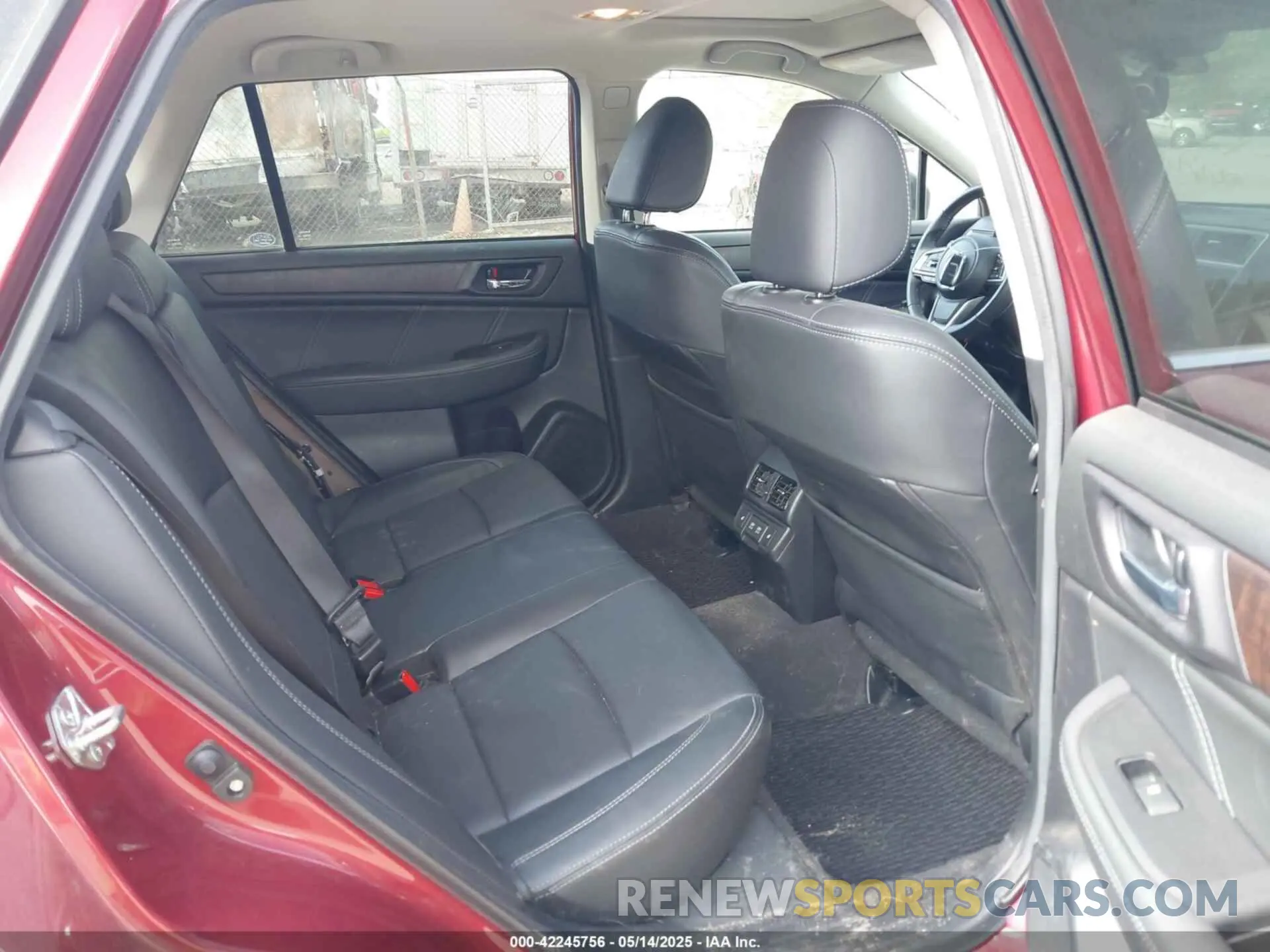 8 Photograph of a damaged car 4S4BSANC3K3395882 SUBARU OUTBACK 2019