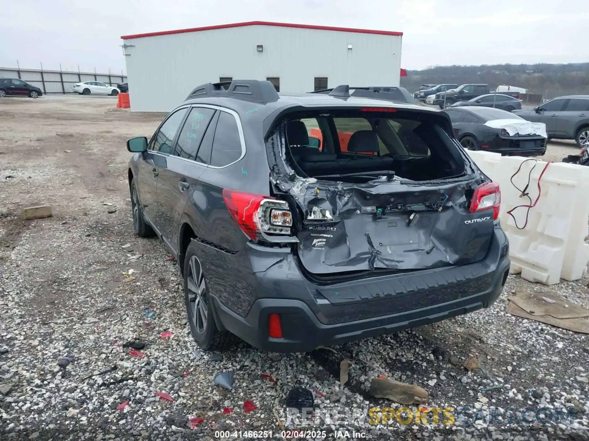 3 Photograph of a damaged car 4S4BSANC4K3215731 SUBARU OUTBACK 2019