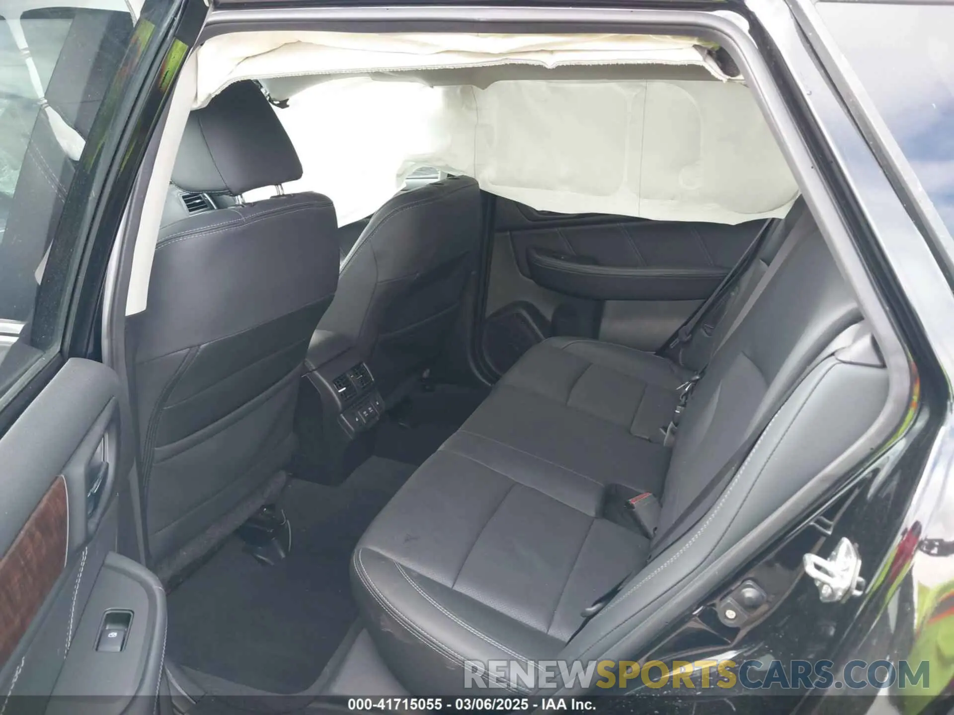 8 Photograph of a damaged car 4S4BSANC4K3218743 SUBARU OUTBACK 2019