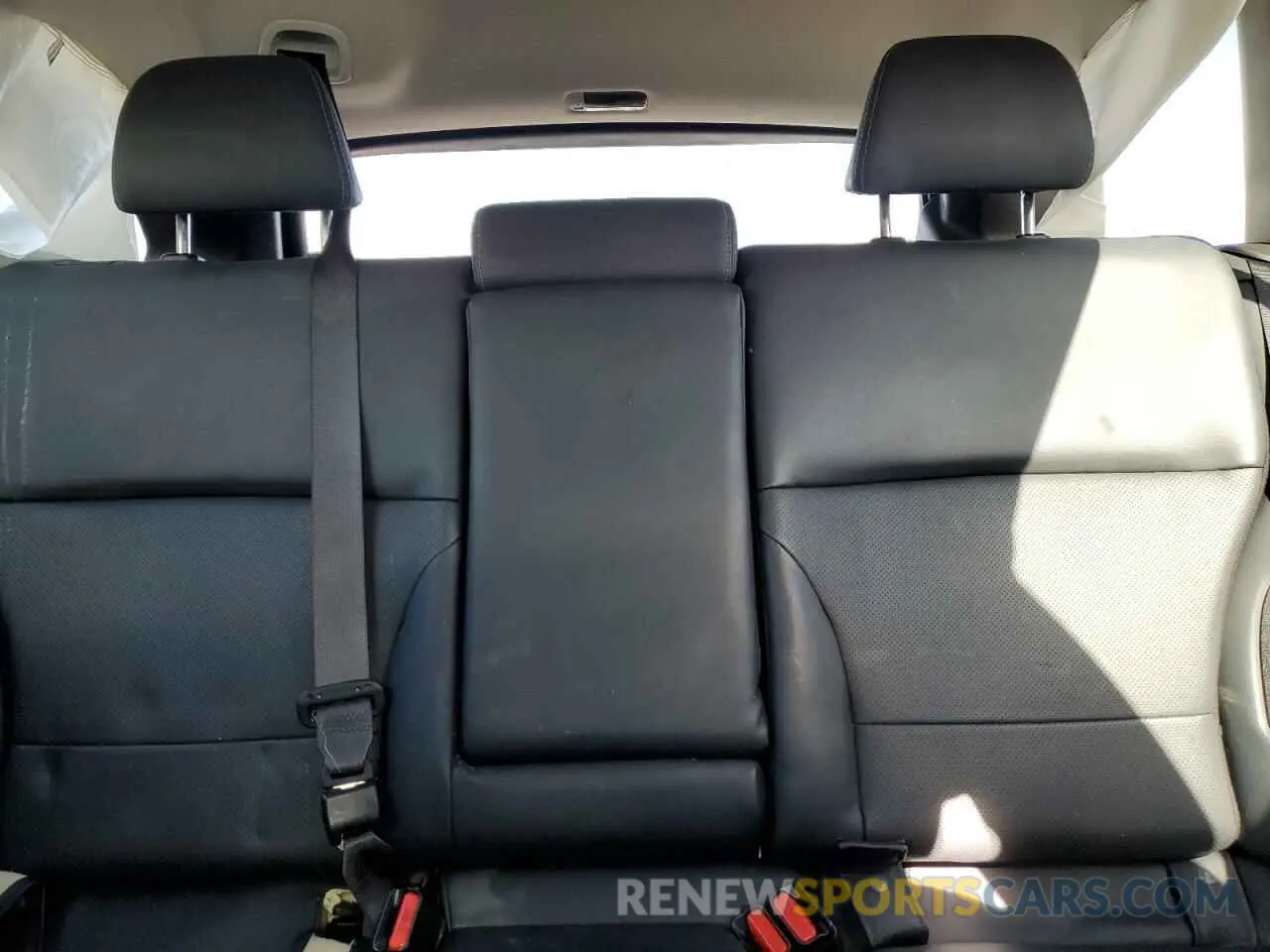 10 Photograph of a damaged car 4S4BSANC5K3260757 SUBARU OUTBACK 2019