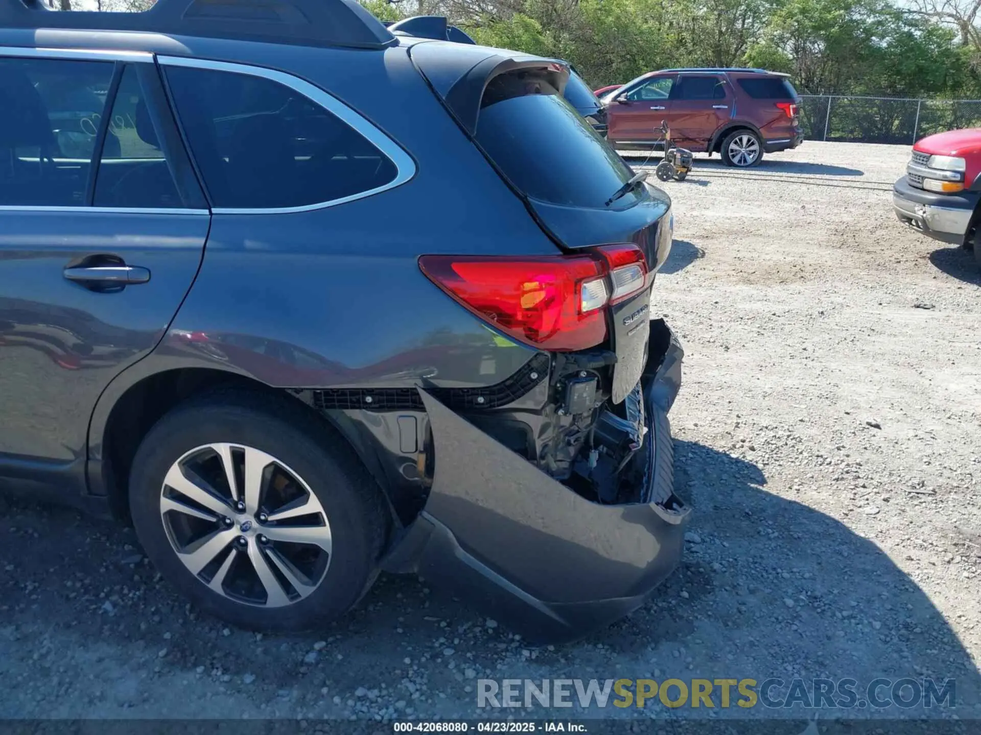 19 Photograph of a damaged car 4S4BSANC5K3294973 SUBARU OUTBACK 2019