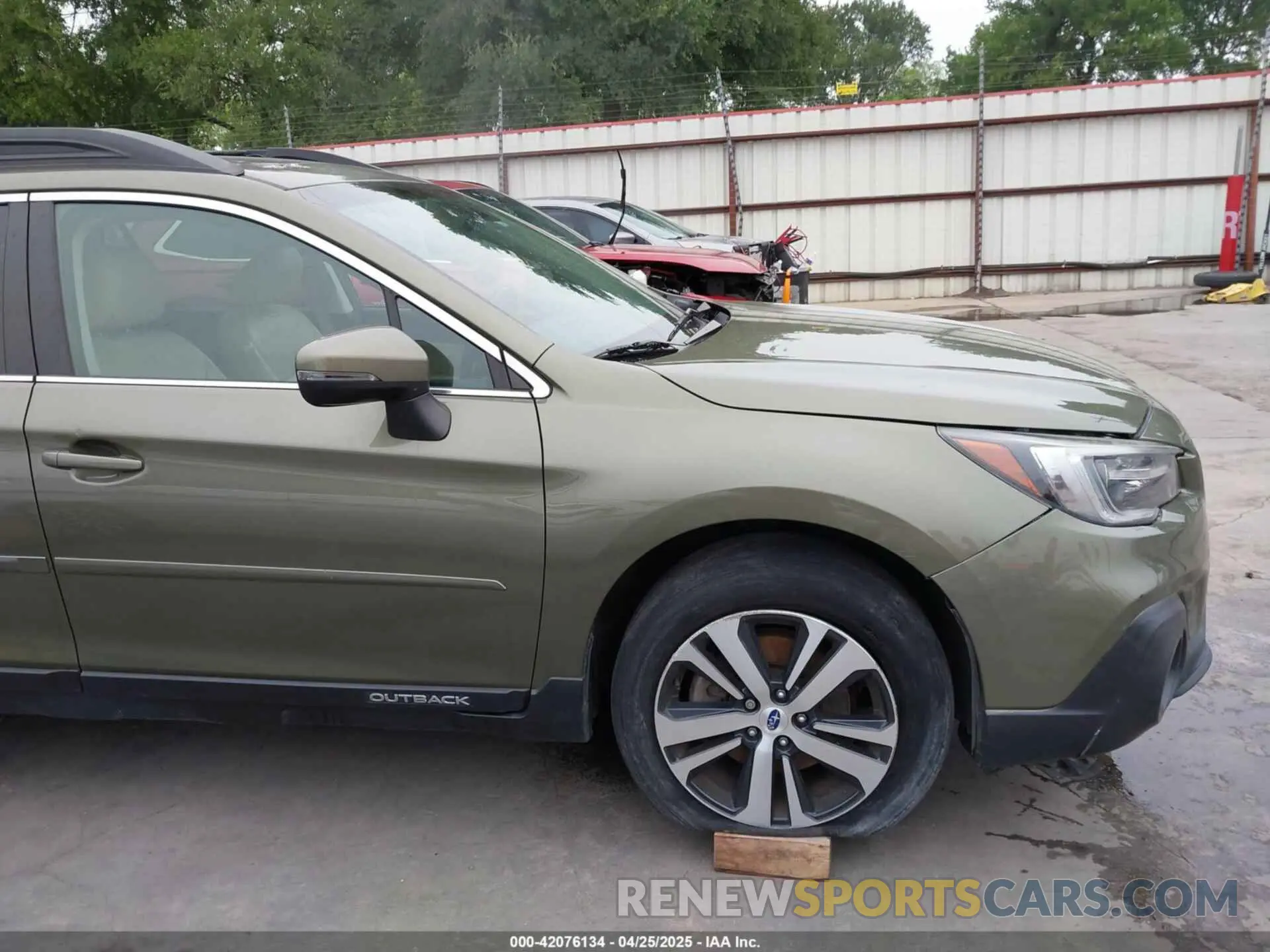 19 Photograph of a damaged car 4S4BSANC6K3382916 SUBARU OUTBACK 2019