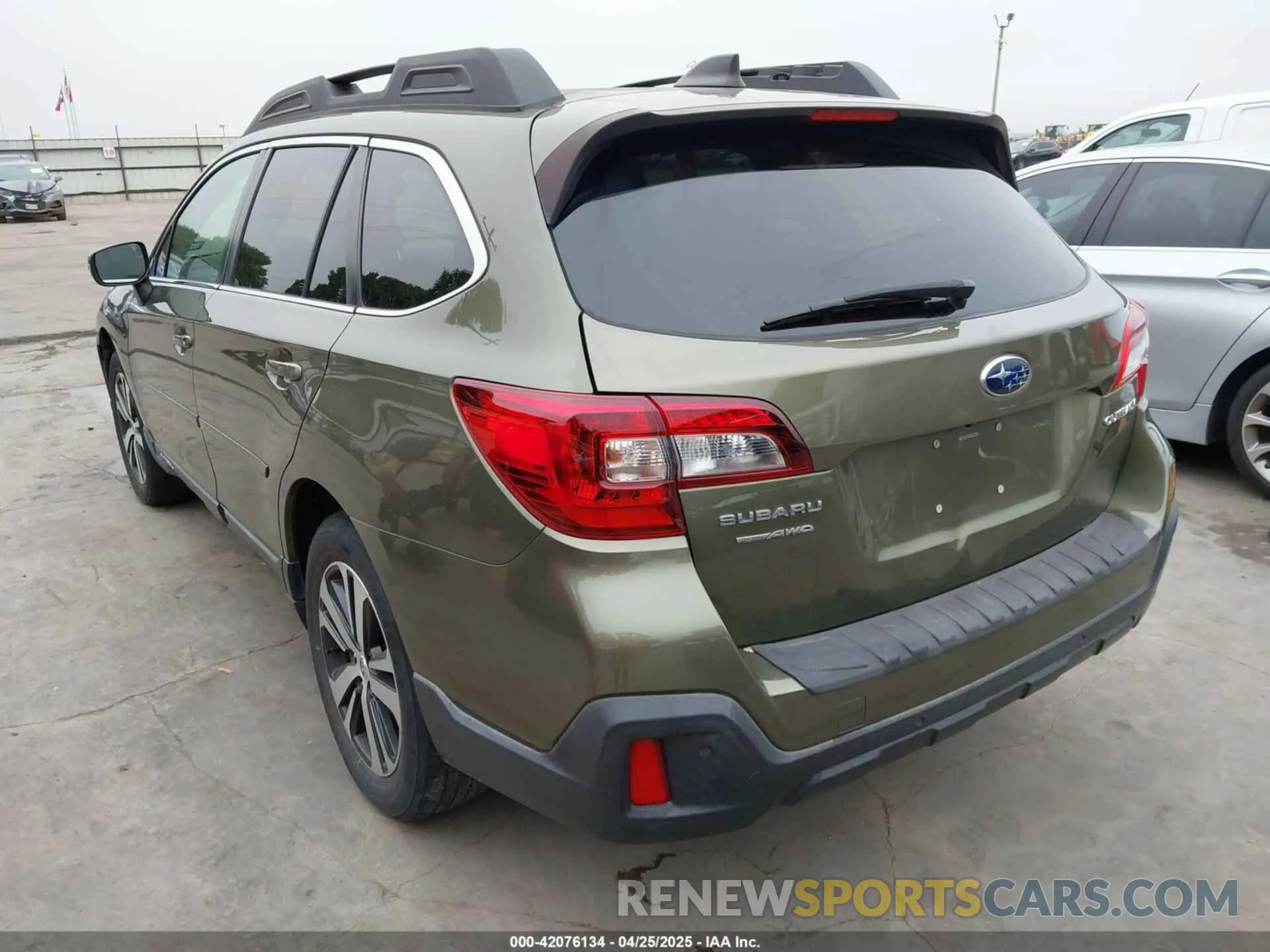 3 Photograph of a damaged car 4S4BSANC6K3382916 SUBARU OUTBACK 2019