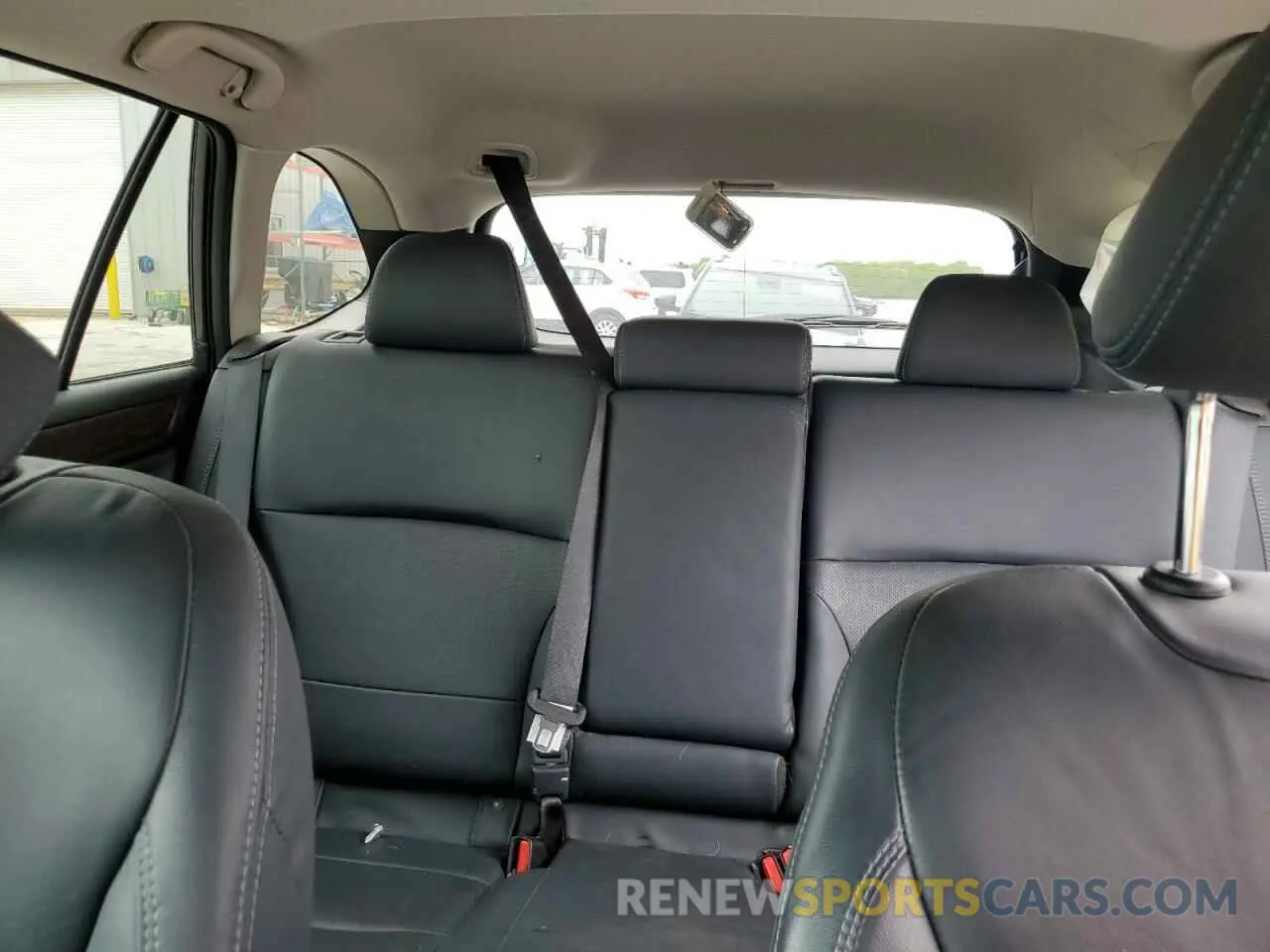 10 Photograph of a damaged car 4S4BSANC8K3256024 SUBARU OUTBACK 2019