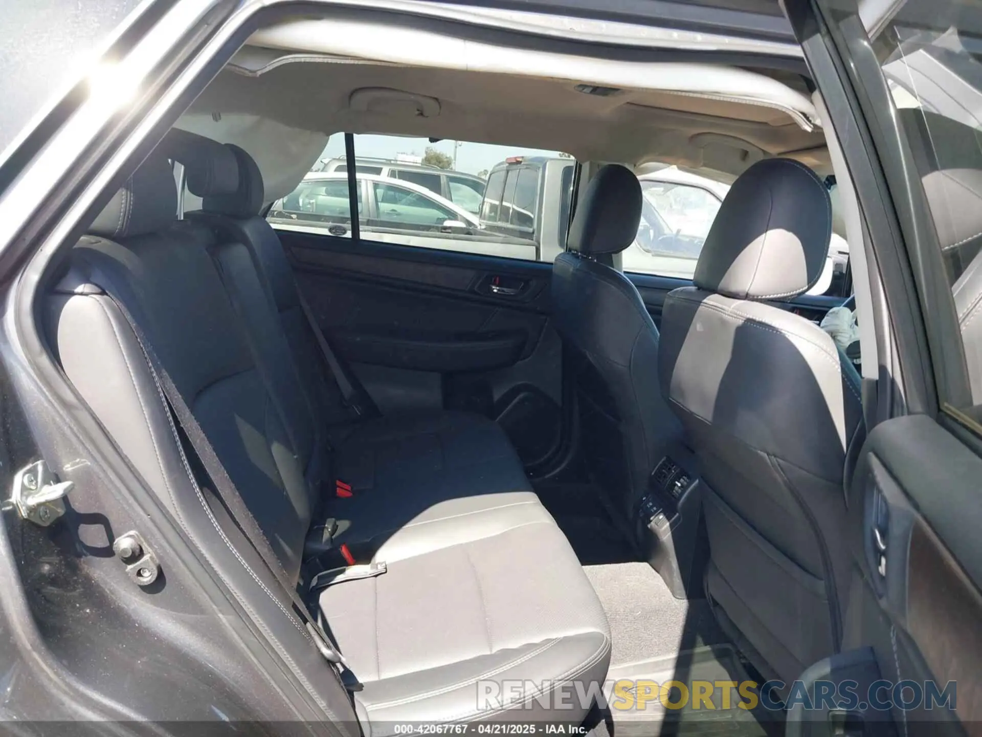 8 Photograph of a damaged car 4S4BSANC8K3353904 SUBARU OUTBACK 2019