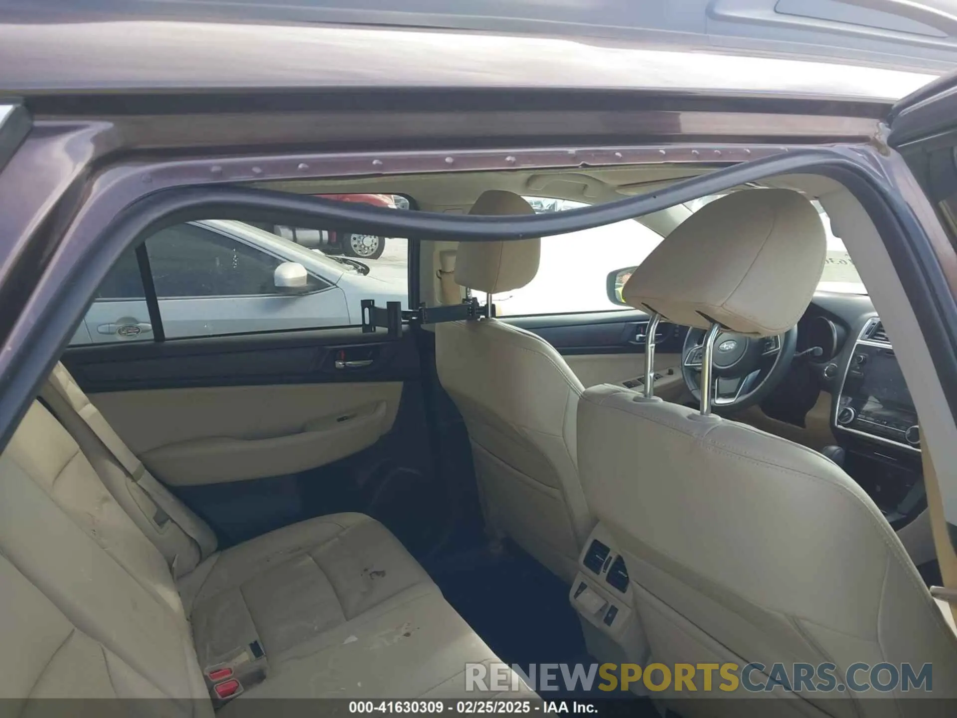 17 Photograph of a damaged car 4S4BSANC9K3354284 SUBARU OUTBACK 2019