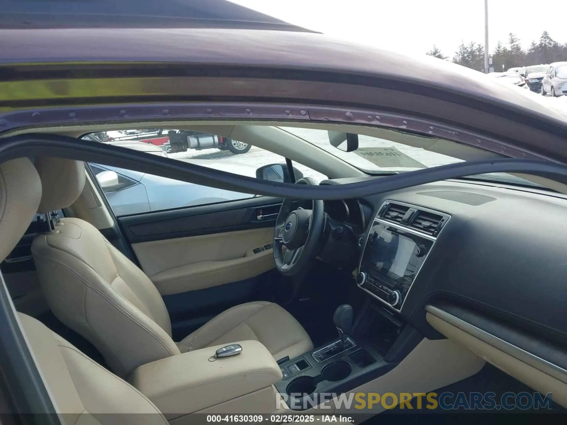18 Photograph of a damaged car 4S4BSANC9K3354284 SUBARU OUTBACK 2019