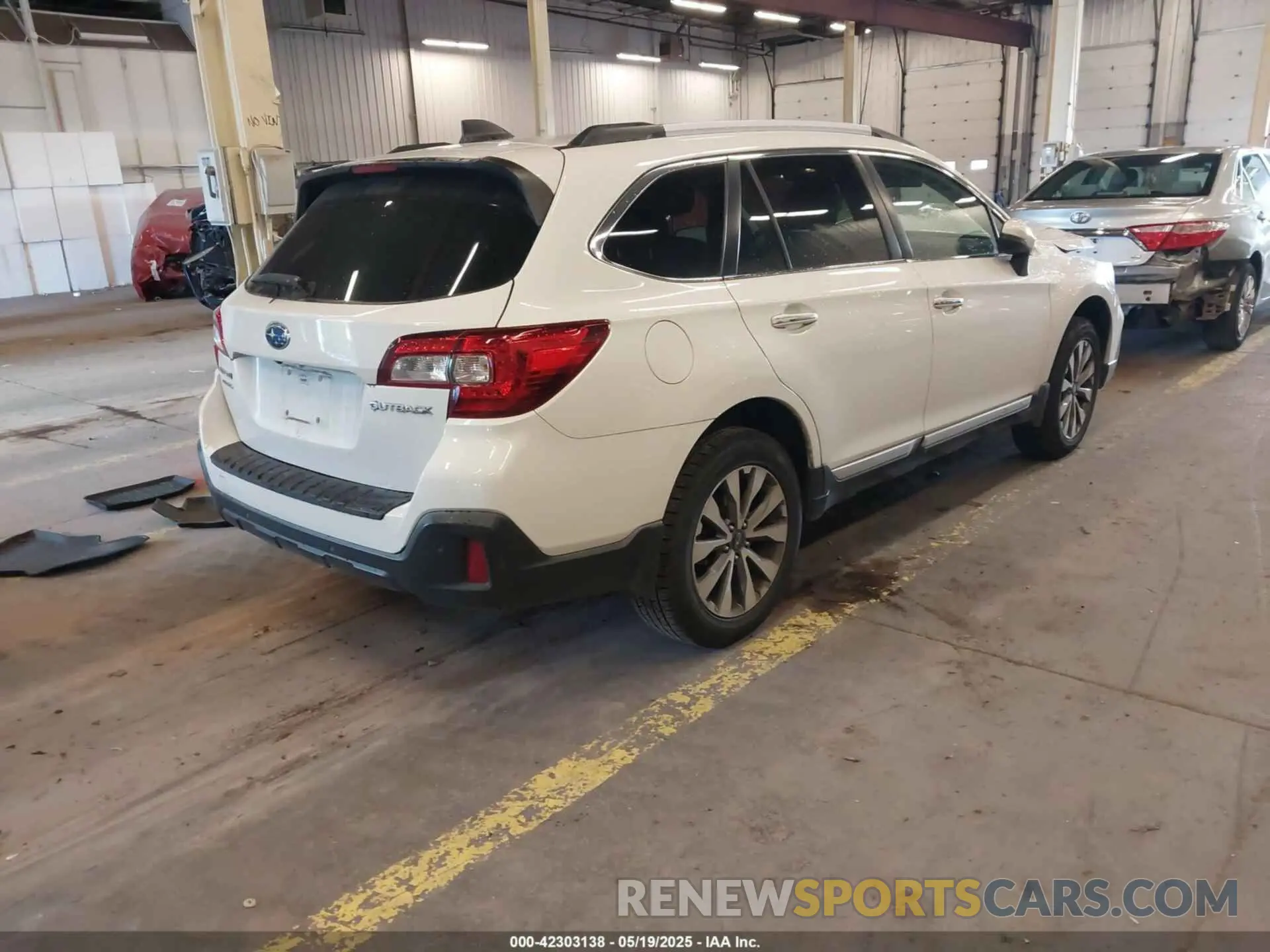 4 Photograph of a damaged car 4S4BSATC5K3283958 SUBARU OUTBACK 2019