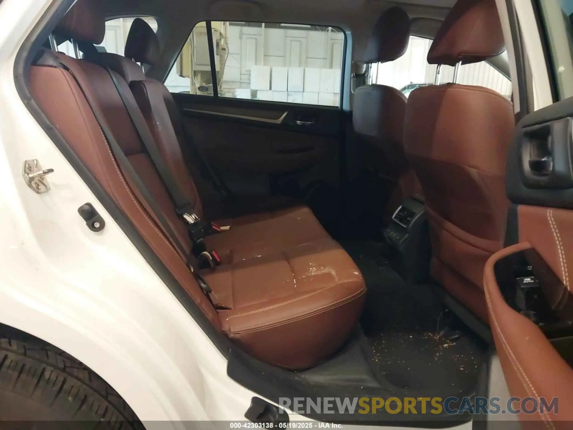 8 Photograph of a damaged car 4S4BSATC5K3283958 SUBARU OUTBACK 2019