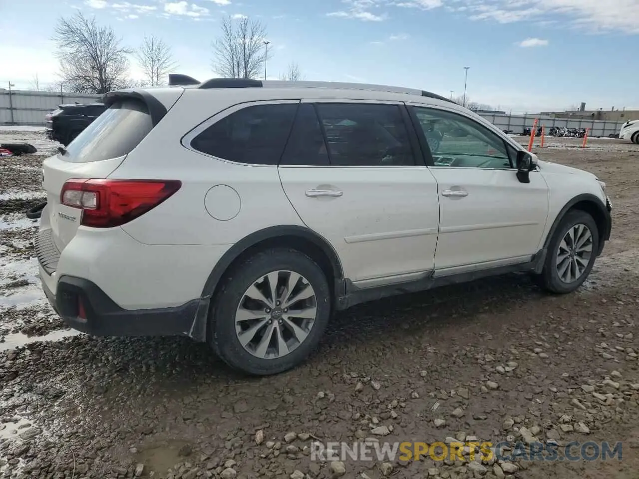 3 Photograph of a damaged car 4S4BSATCXK3267030 SUBARU OUTBACK 2019