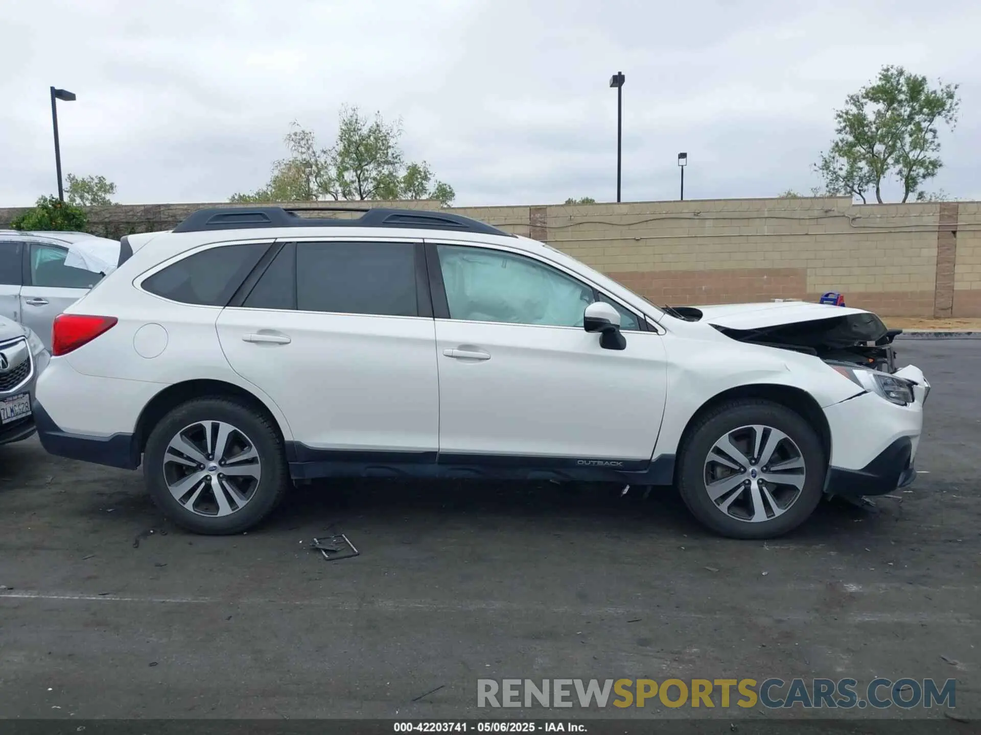 13 Photograph of a damaged car 4S4BSENC4K3278965 SUBARU OUTBACK 2019