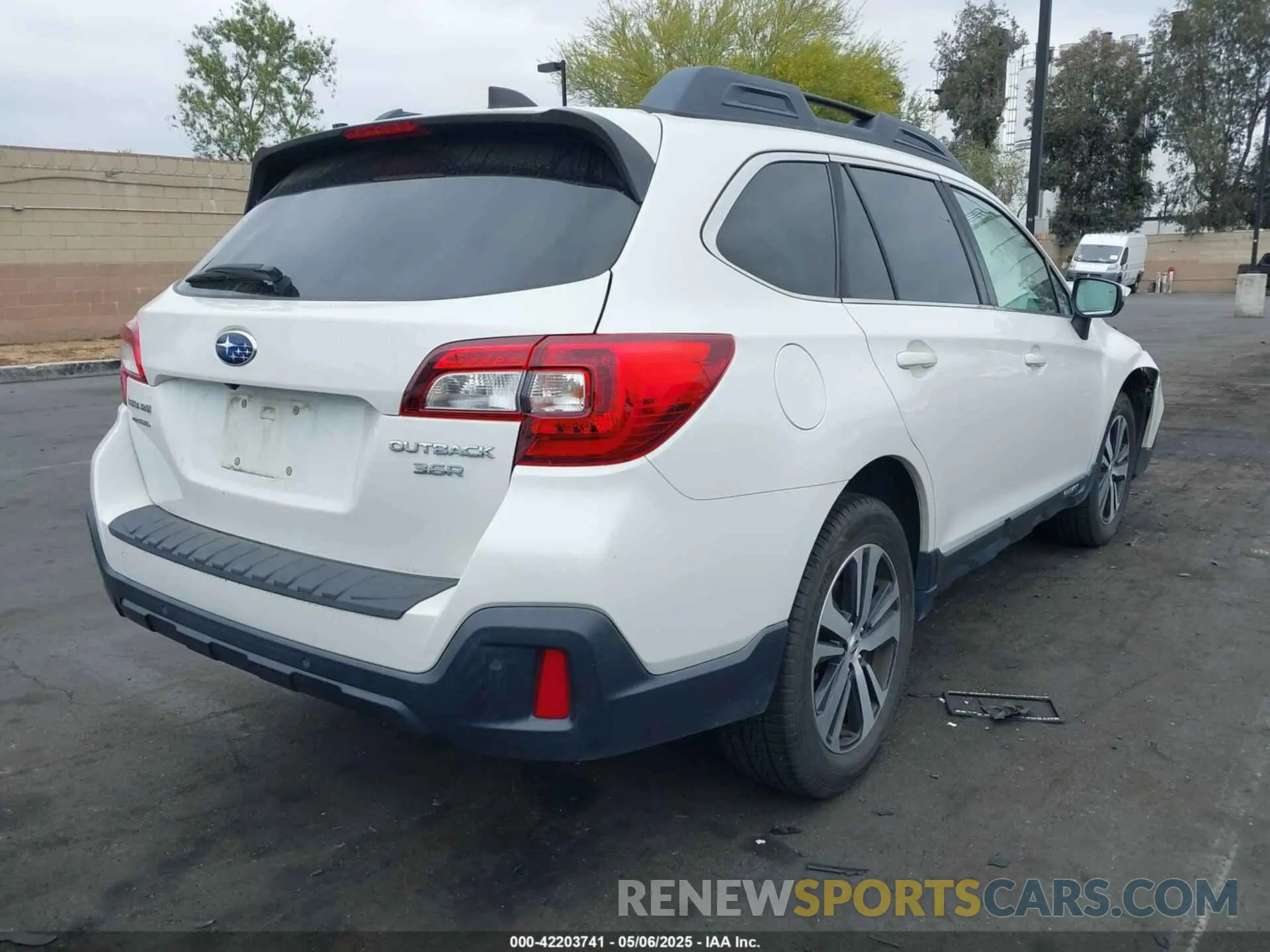 4 Photograph of a damaged car 4S4BSENC4K3278965 SUBARU OUTBACK 2019