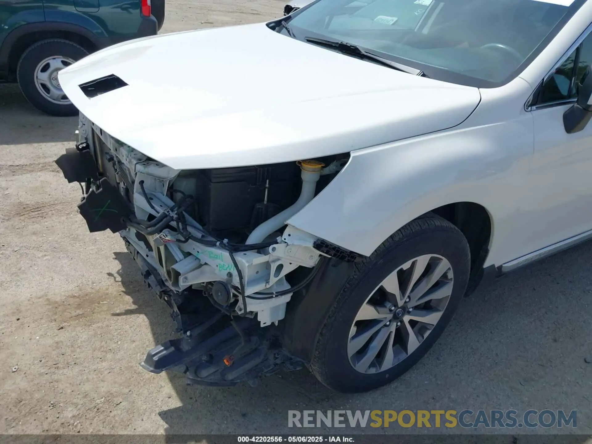 18 Photograph of a damaged car 4S4BSETC0K3261051 SUBARU OUTBACK 2019