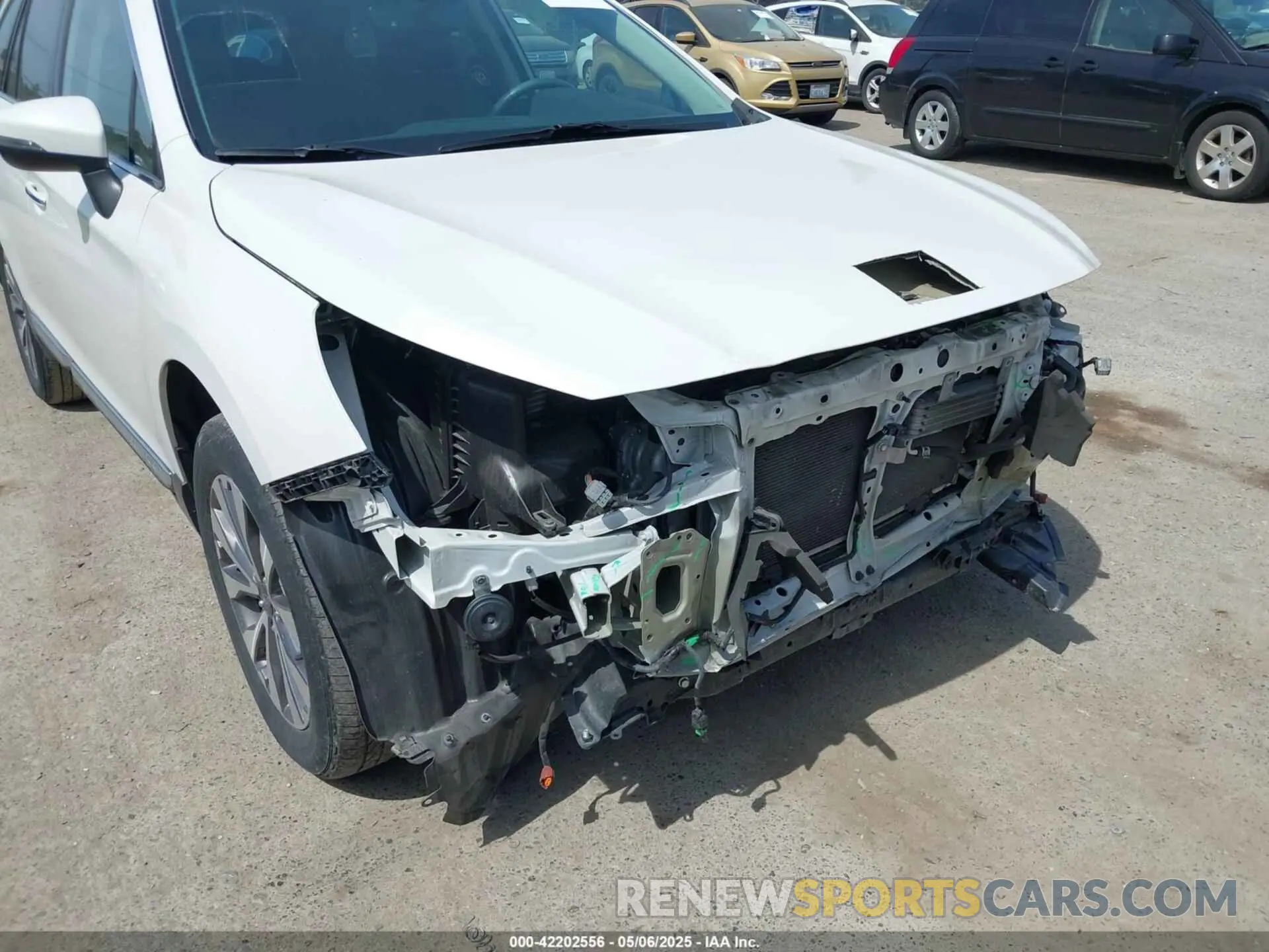 19 Photograph of a damaged car 4S4BSETC0K3261051 SUBARU OUTBACK 2019