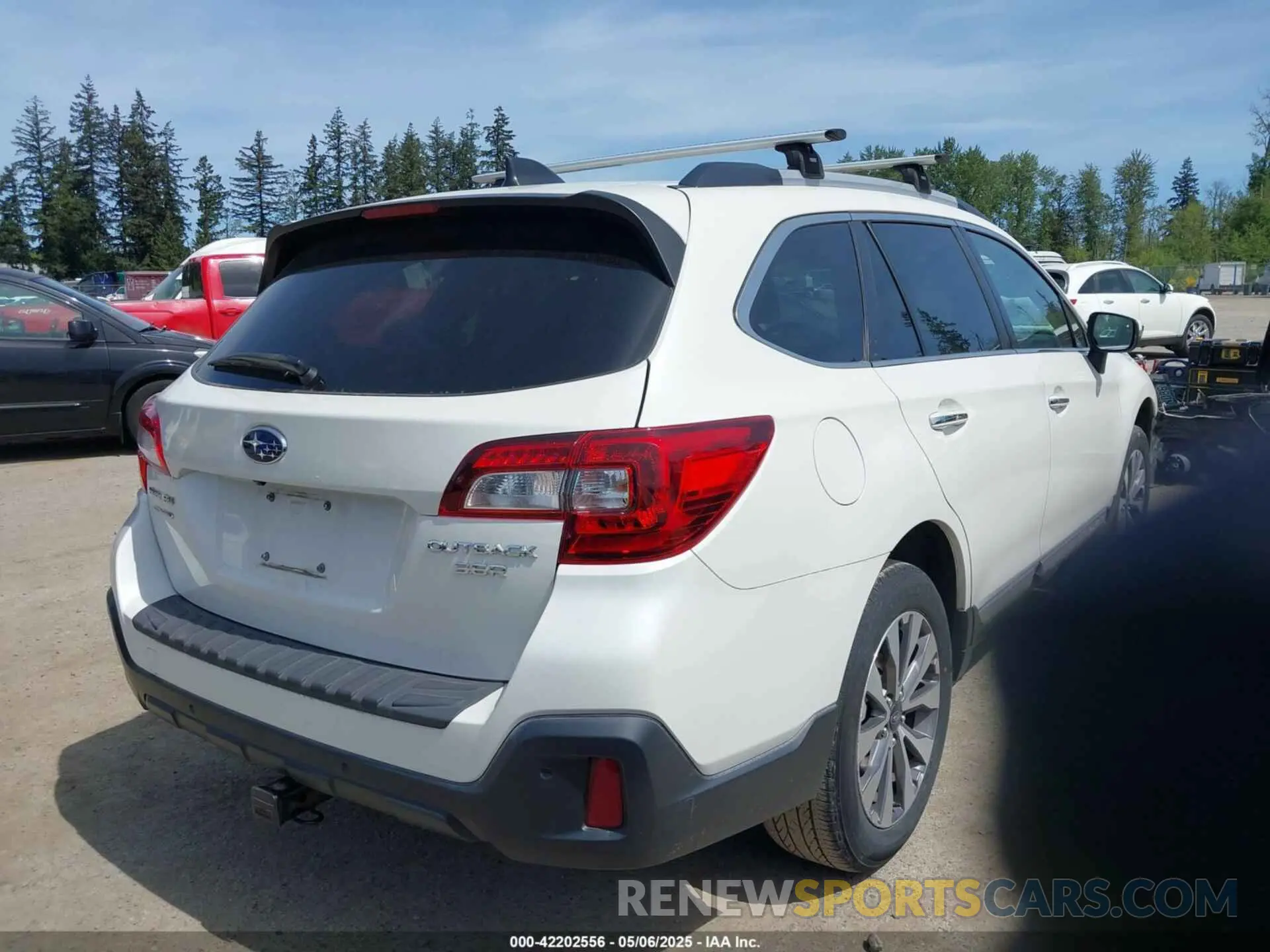 4 Photograph of a damaged car 4S4BSETC0K3261051 SUBARU OUTBACK 2019
