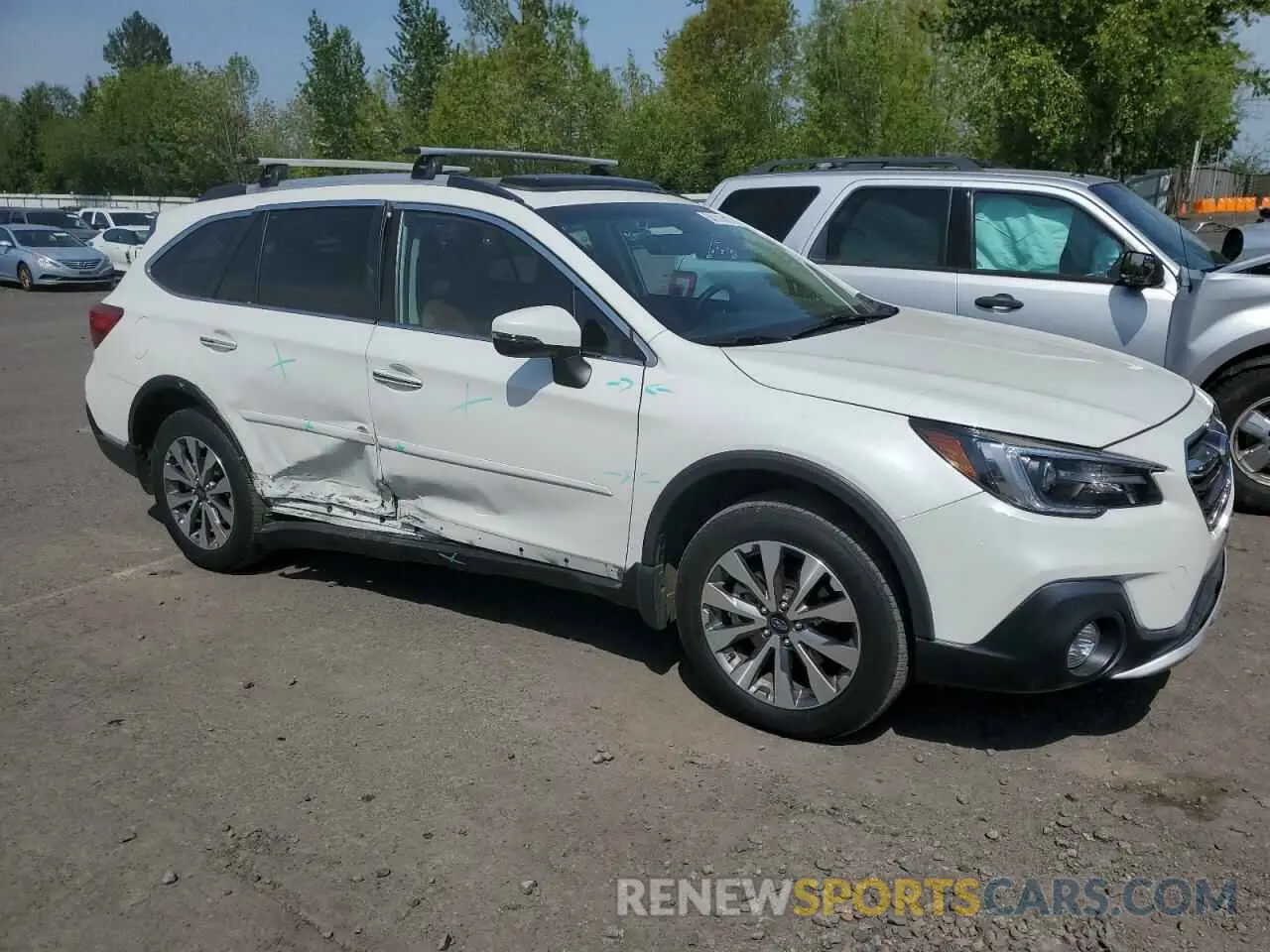 4 Photograph of a damaged car 4S4BSETC9K3383052 SUBARU OUTBACK 2019