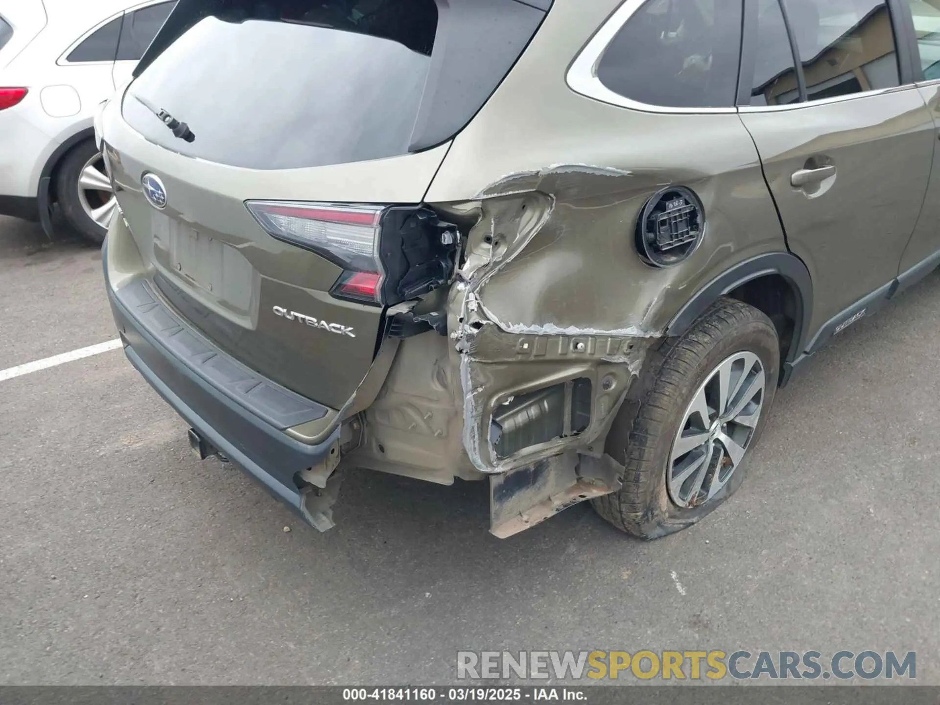 18 Photograph of a damaged car 4S4BTACC1L3175707 SUBARU OUTBACK 2020
