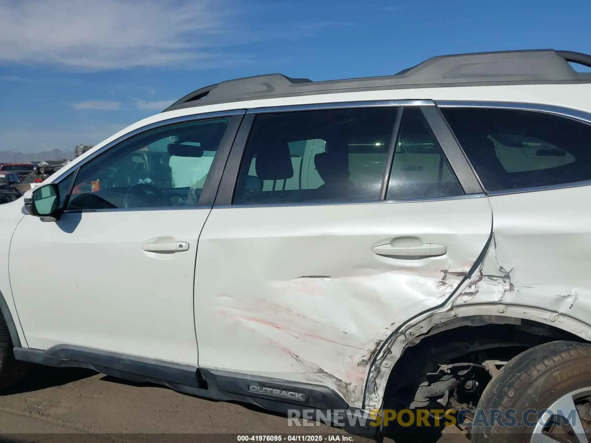 14 Photograph of a damaged car 4S4BTACC2L3181192 SUBARU OUTBACK 2020