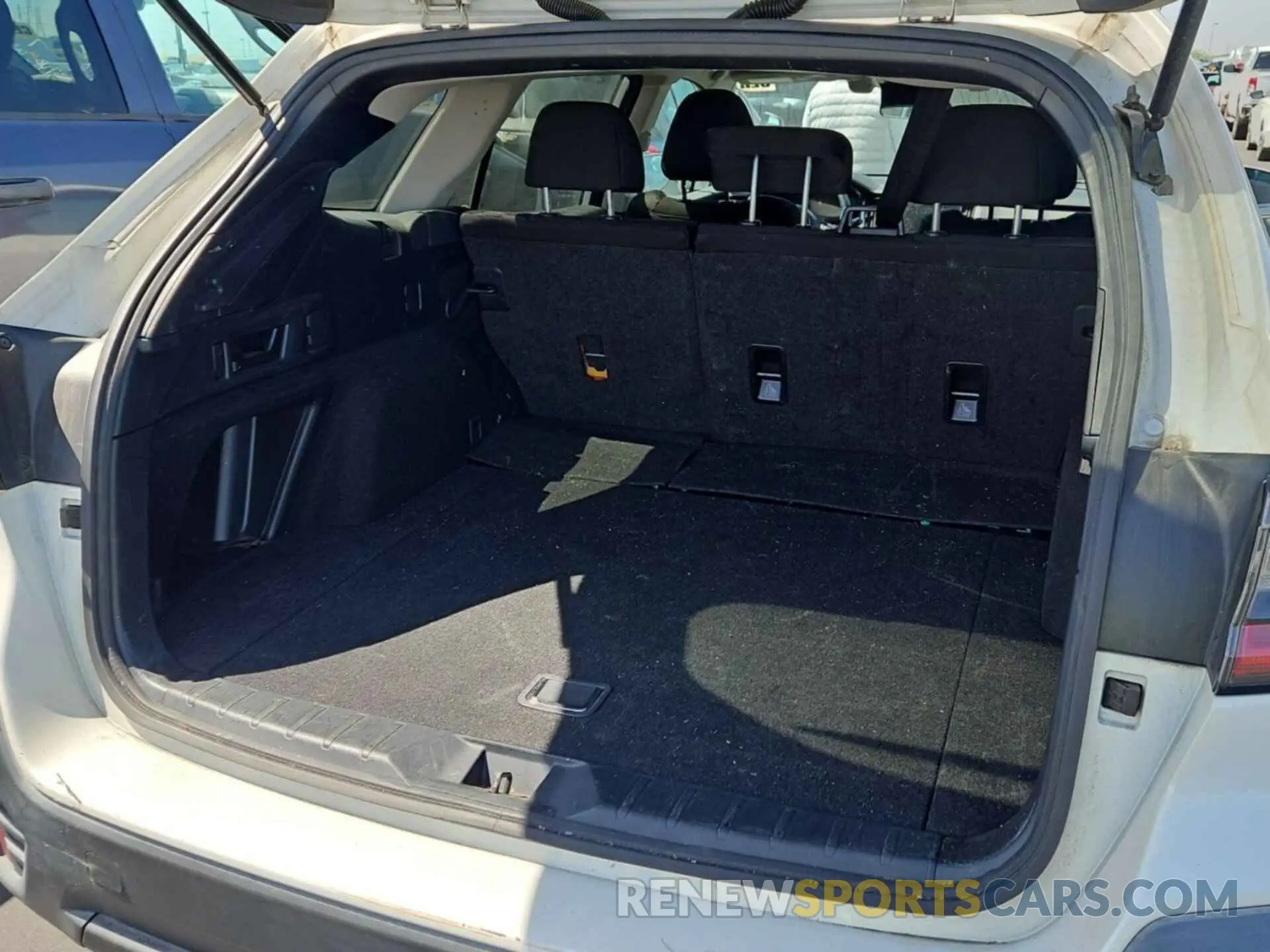 16 Photograph of a damaged car 4S4BTACC3L3219156 SUBARU OUTBACK 2020