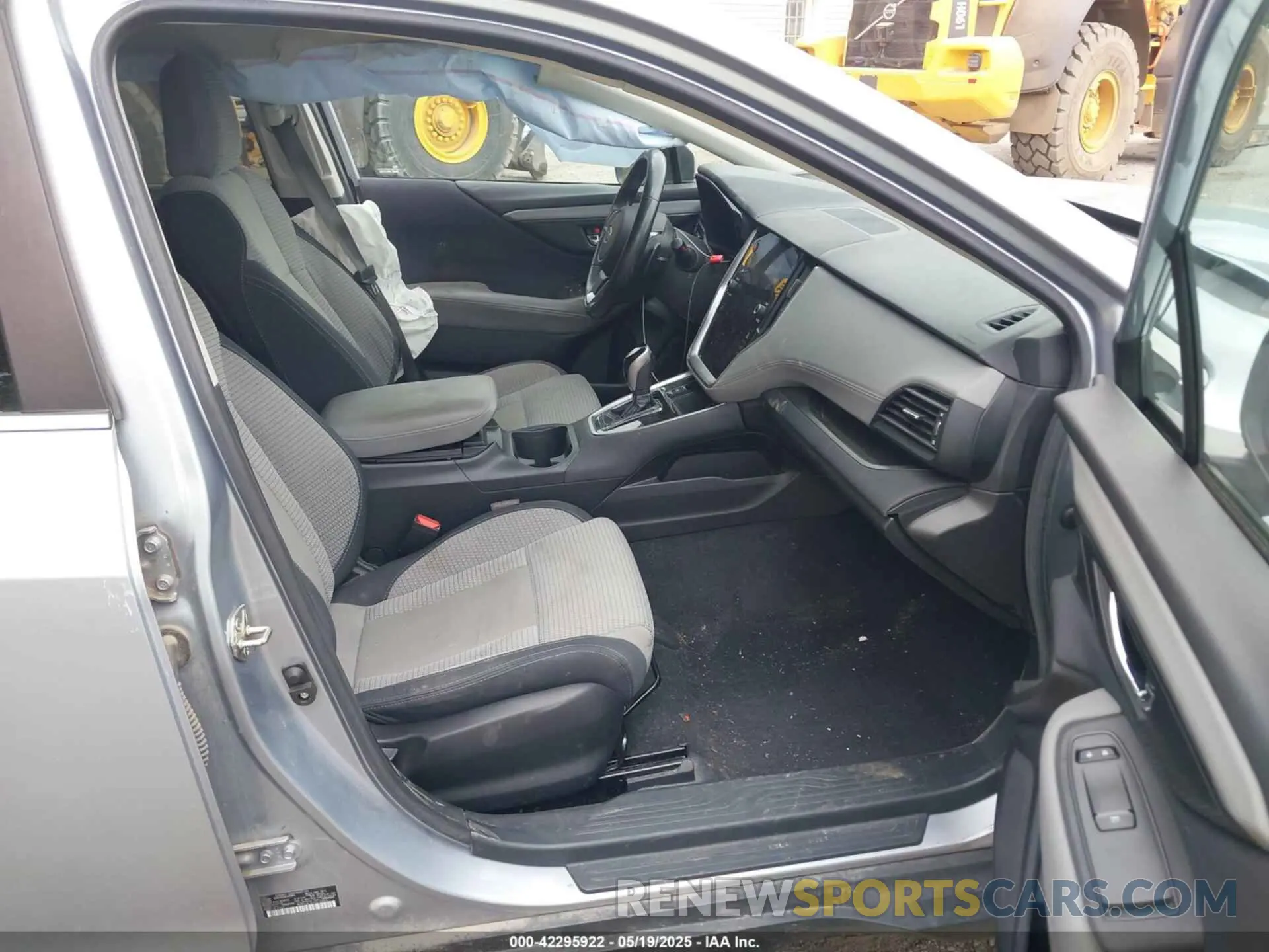5 Photograph of a damaged car 4S4BTACC8L3230881 SUBARU OUTBACK 2020