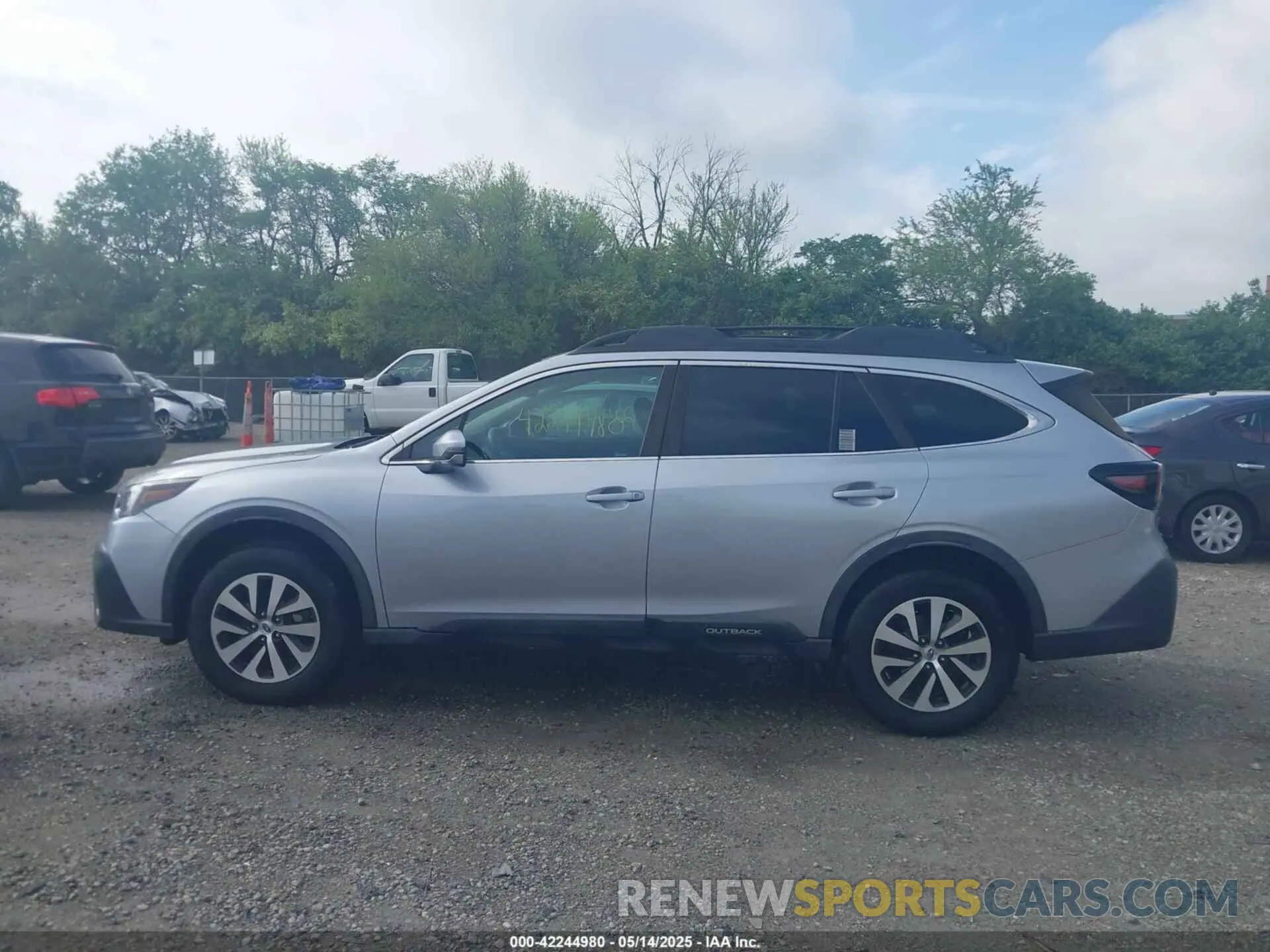 14 Photograph of a damaged car 4S4BTAEC6L3178275 SUBARU OUTBACK 2020