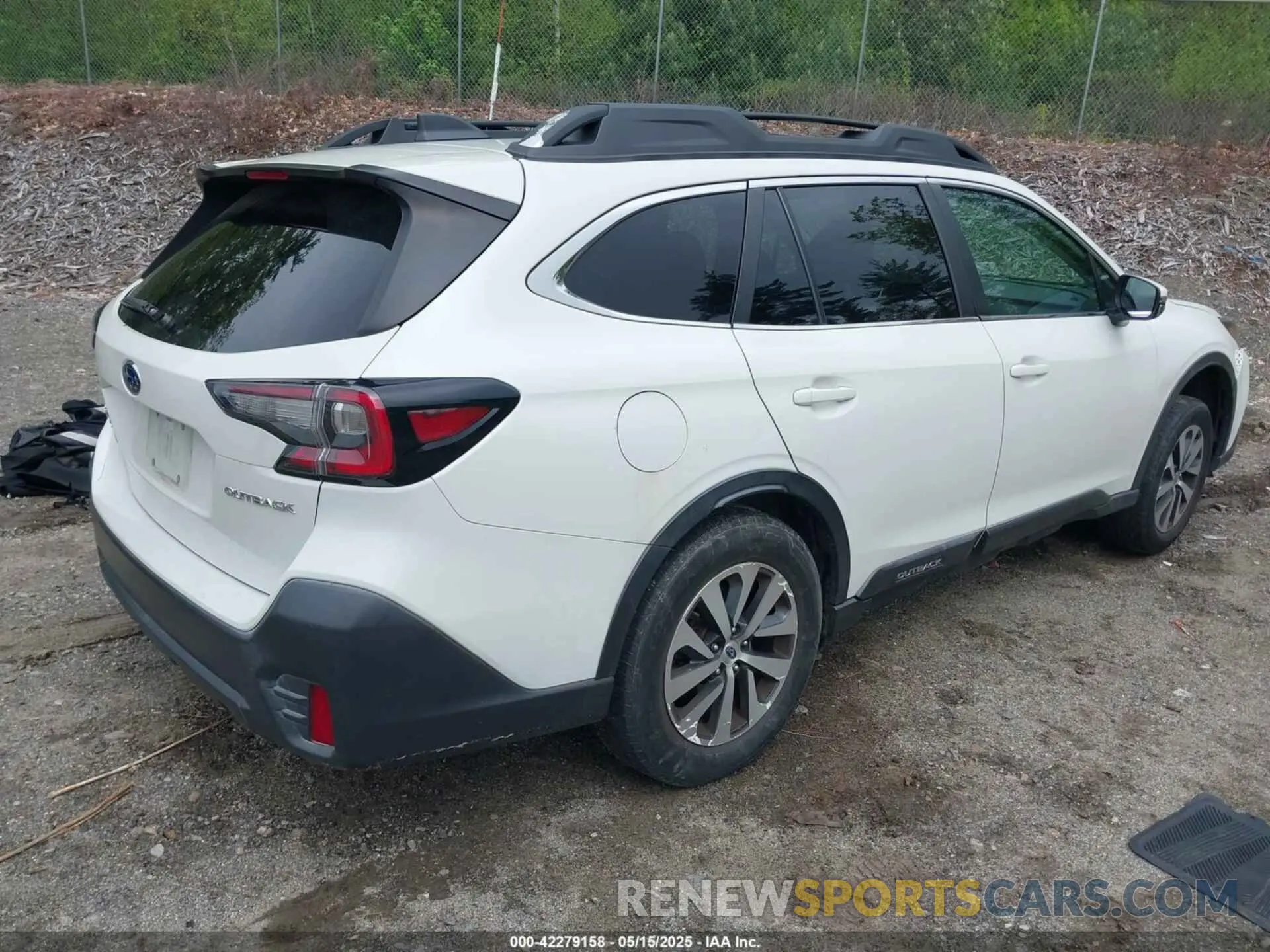 4 Photograph of a damaged car 4S4BTAEC9L3109130 SUBARU OUTBACK 2020