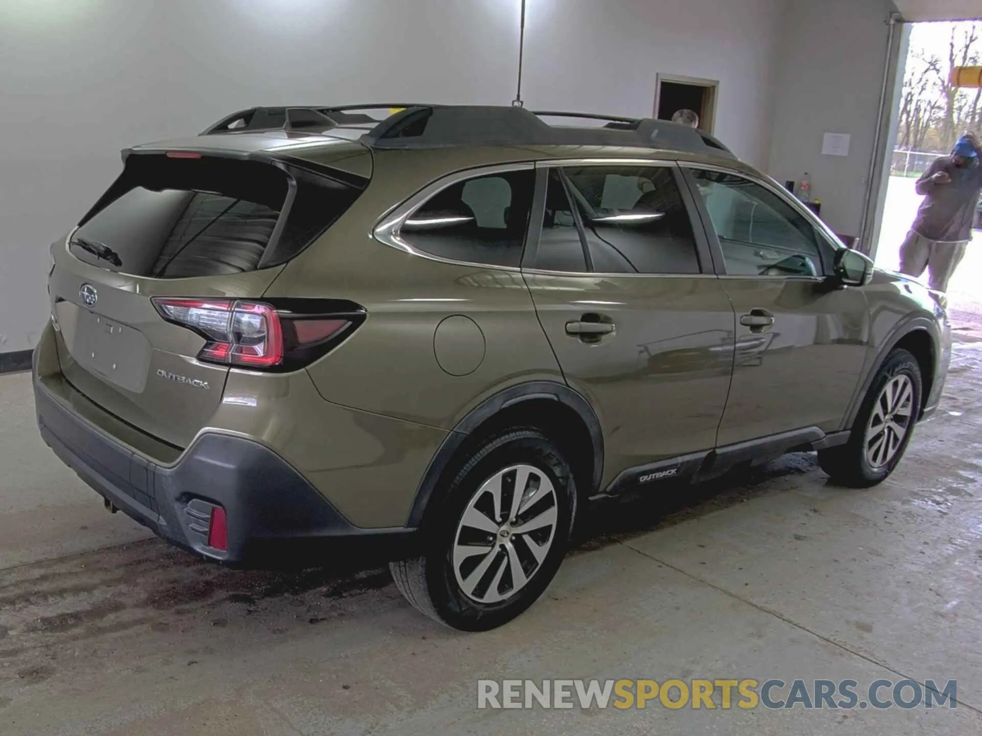 4 Photograph of a damaged car 4S4BTAEC9L3125652 SUBARU OUTBACK 2020