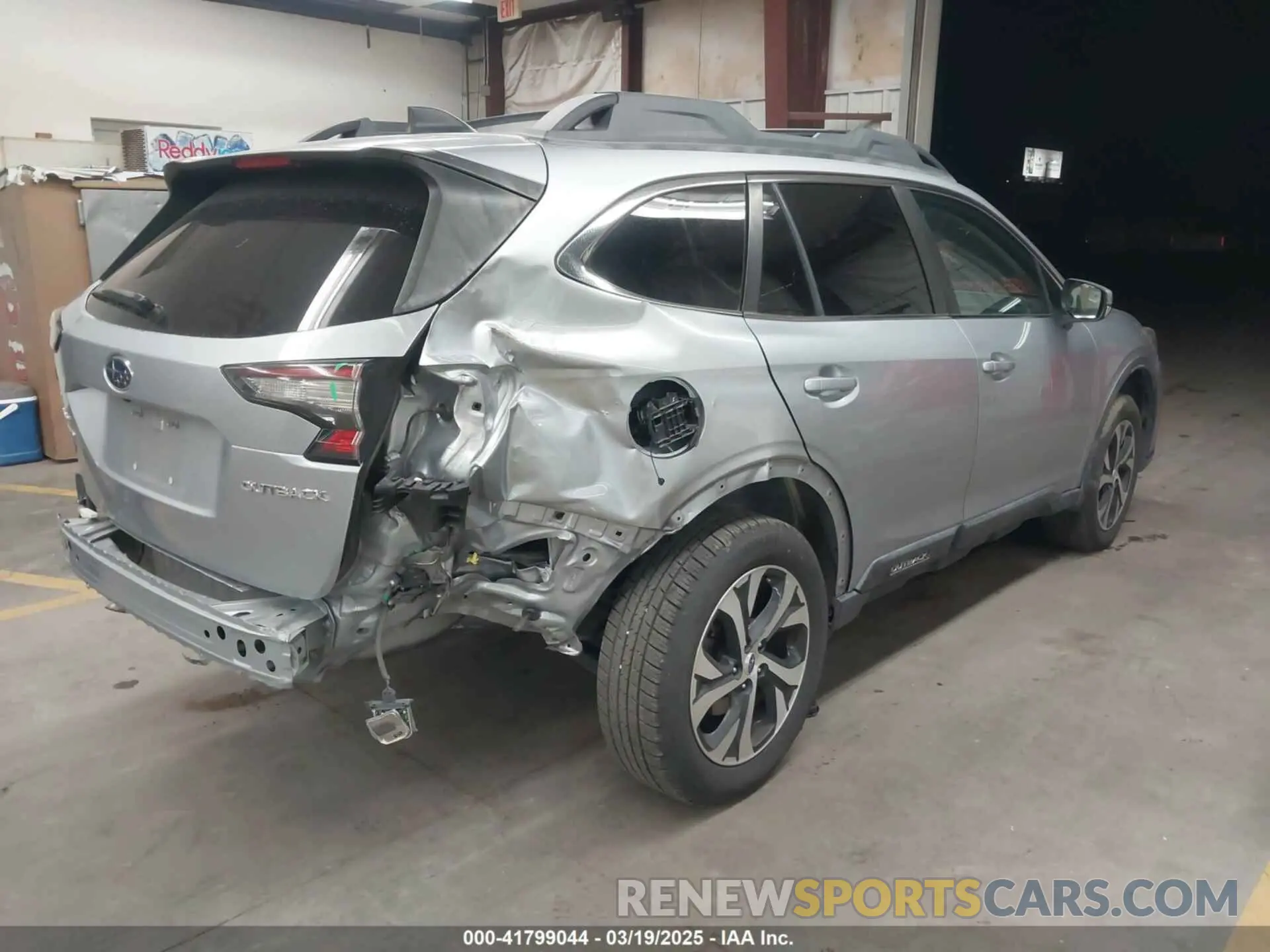 4 Photograph of a damaged car 4S4BTANC1L3196389 SUBARU OUTBACK 2020