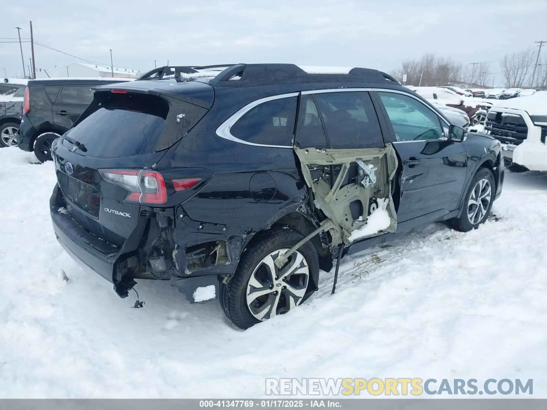 17 Photograph of a damaged car 4S4BTANC6L3169723 SUBARU OUTBACK 2020