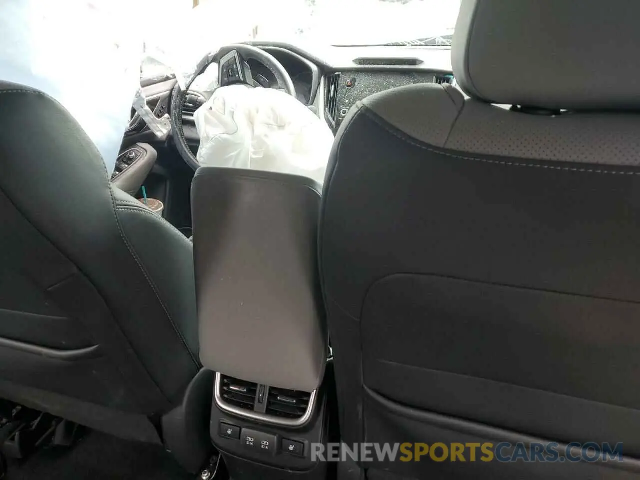 8 Photograph of a damaged car 4S4BTANC7L3116559 SUBARU OUTBACK 2020
