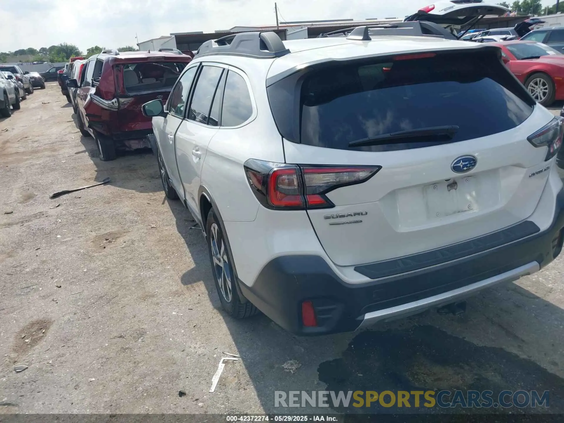 3 Photograph of a damaged car 4S4BTANC7L3144605 SUBARU OUTBACK 2020
