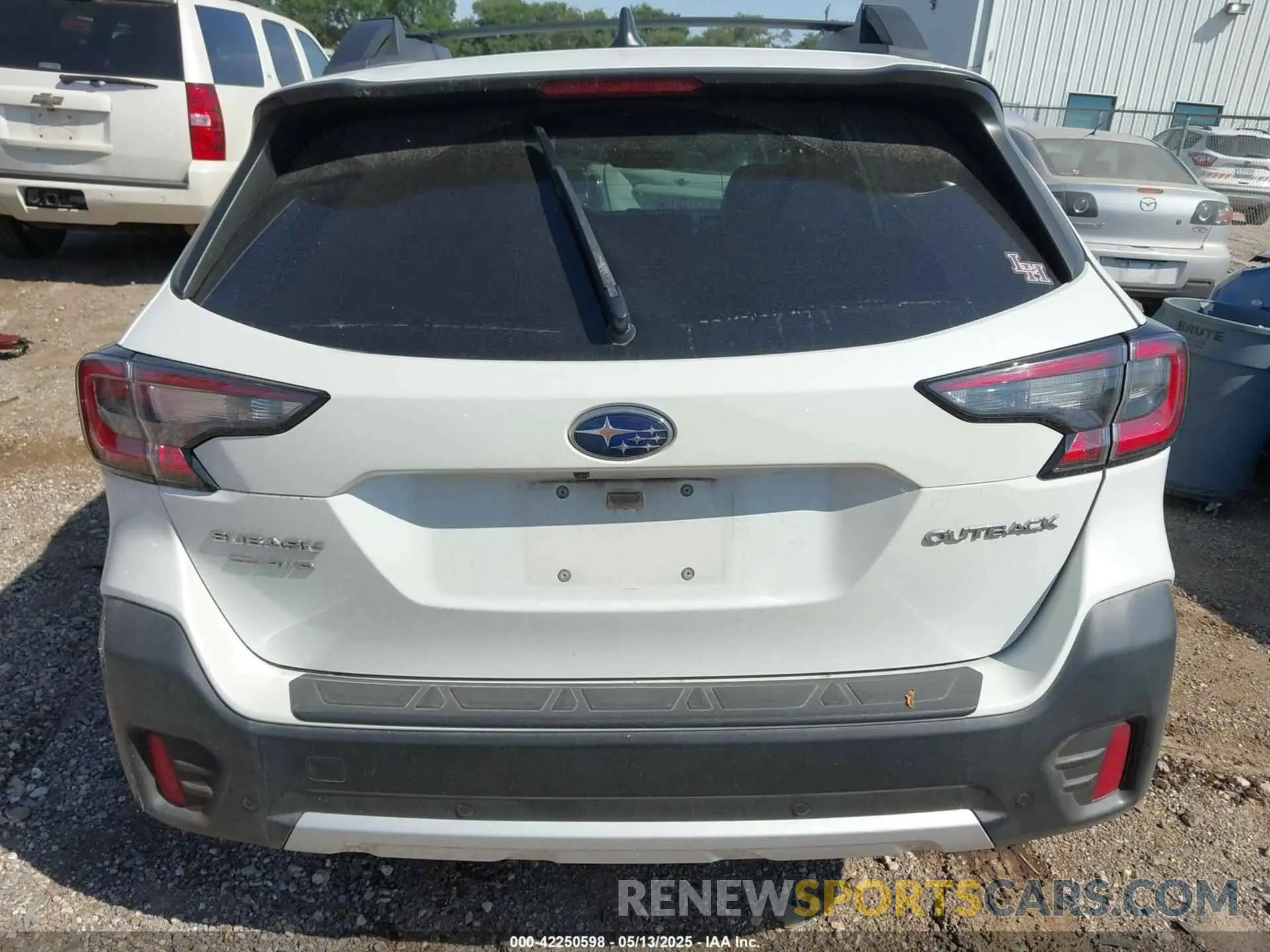 16 Photograph of a damaged car 4S4BTANC8L3153555 SUBARU OUTBACK 2020