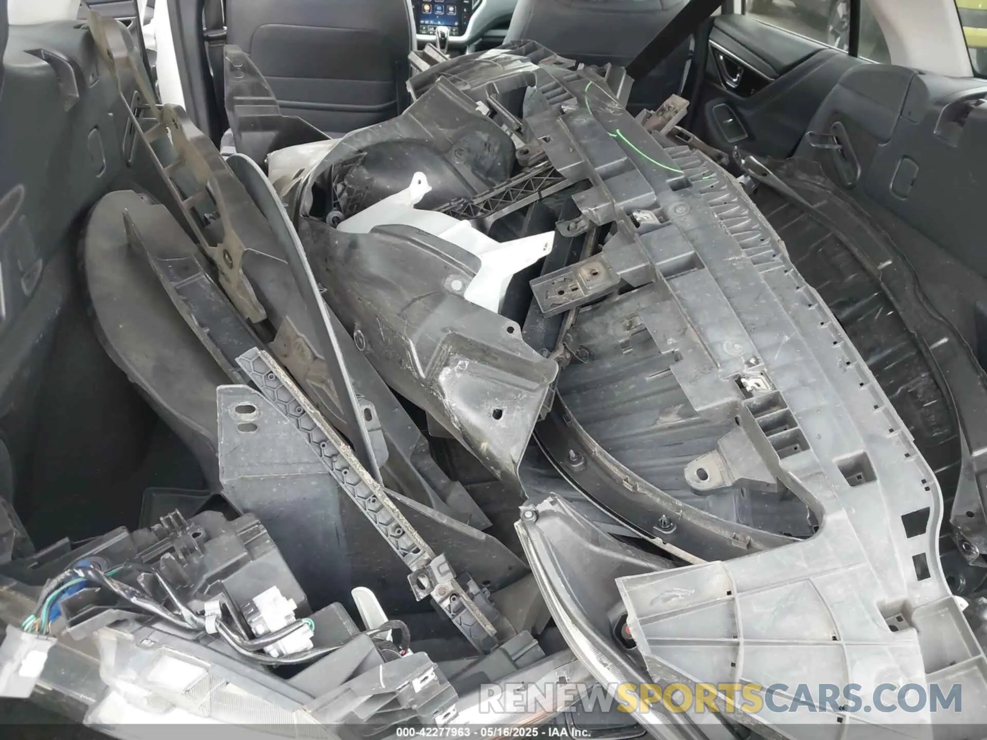 12 Photograph of a damaged car 4S4BTANC8L3194137 SUBARU OUTBACK 2020