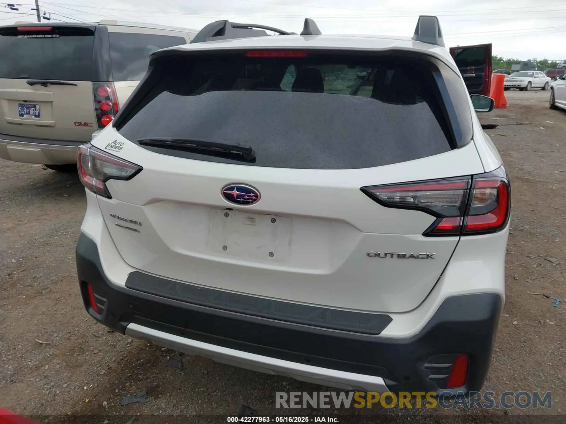 17 Photograph of a damaged car 4S4BTANC8L3194137 SUBARU OUTBACK 2020