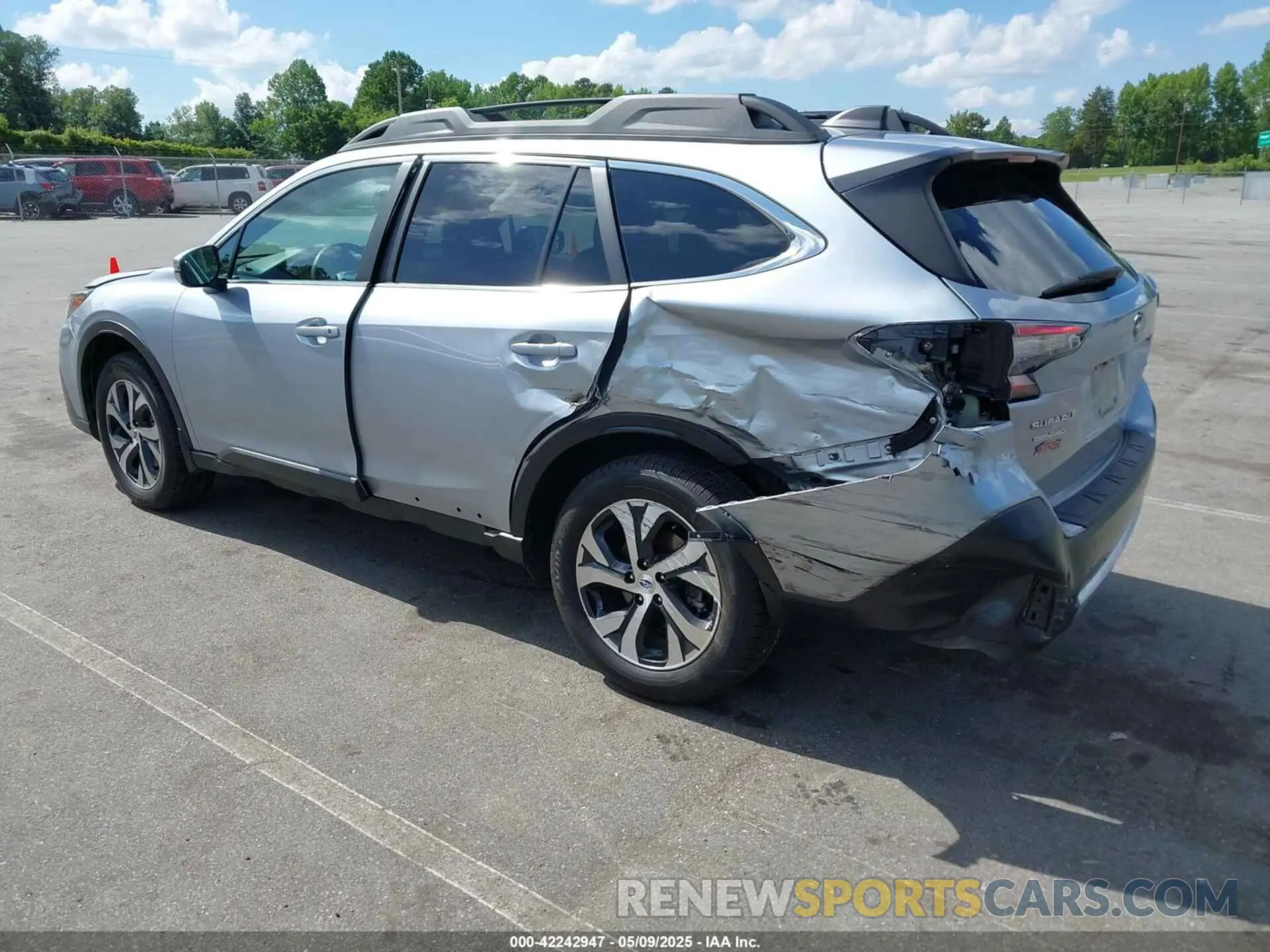 3 Photograph of a damaged car 4S4BTANC9L3139292 SUBARU OUTBACK 2020