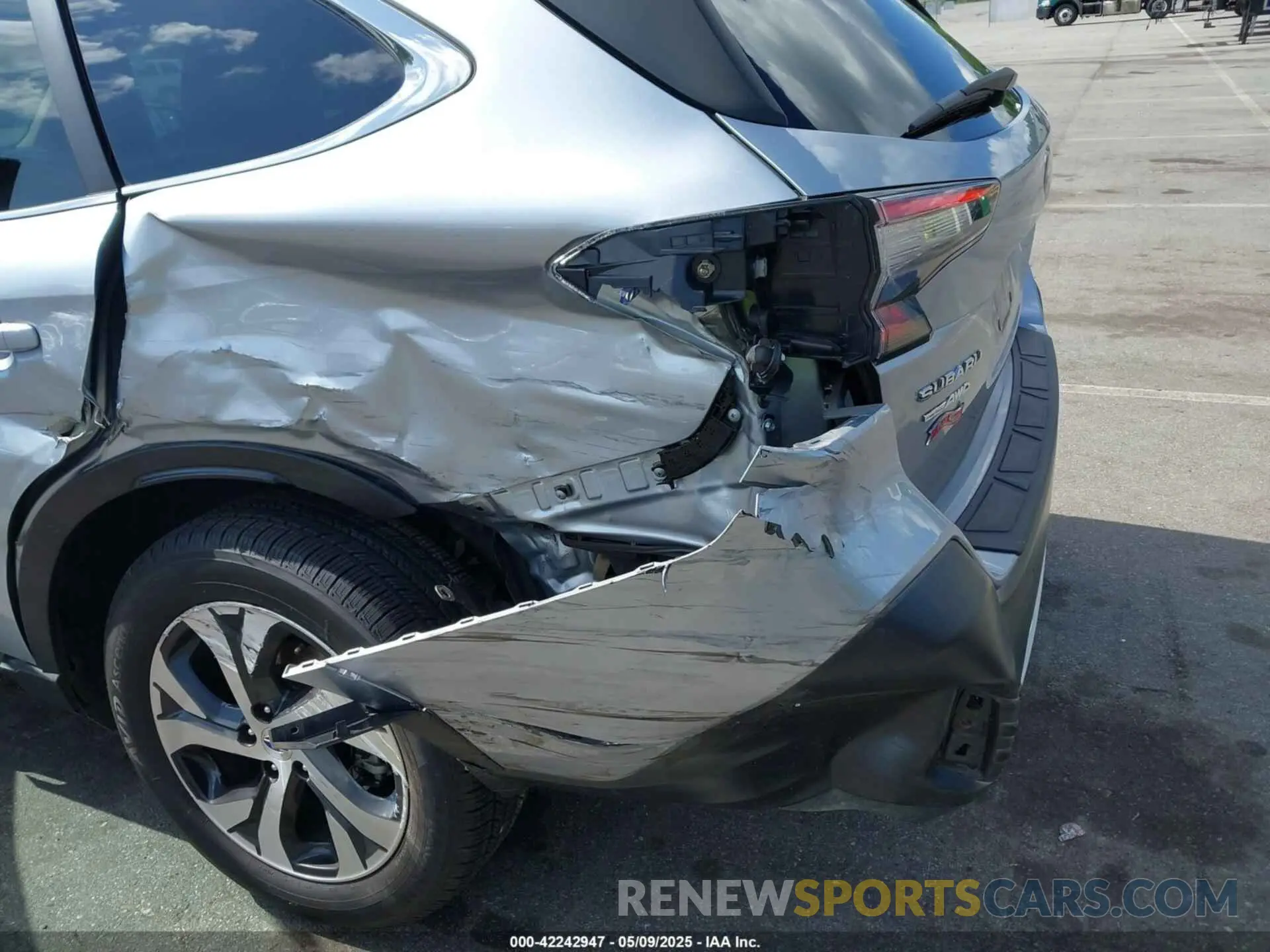 6 Photograph of a damaged car 4S4BTANC9L3139292 SUBARU OUTBACK 2020