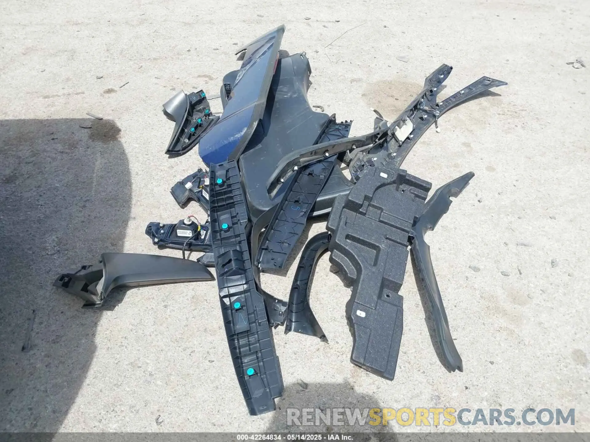 12 Photograph of a damaged car 4S4BTAPC5L3134913 SUBARU OUTBACK 2020