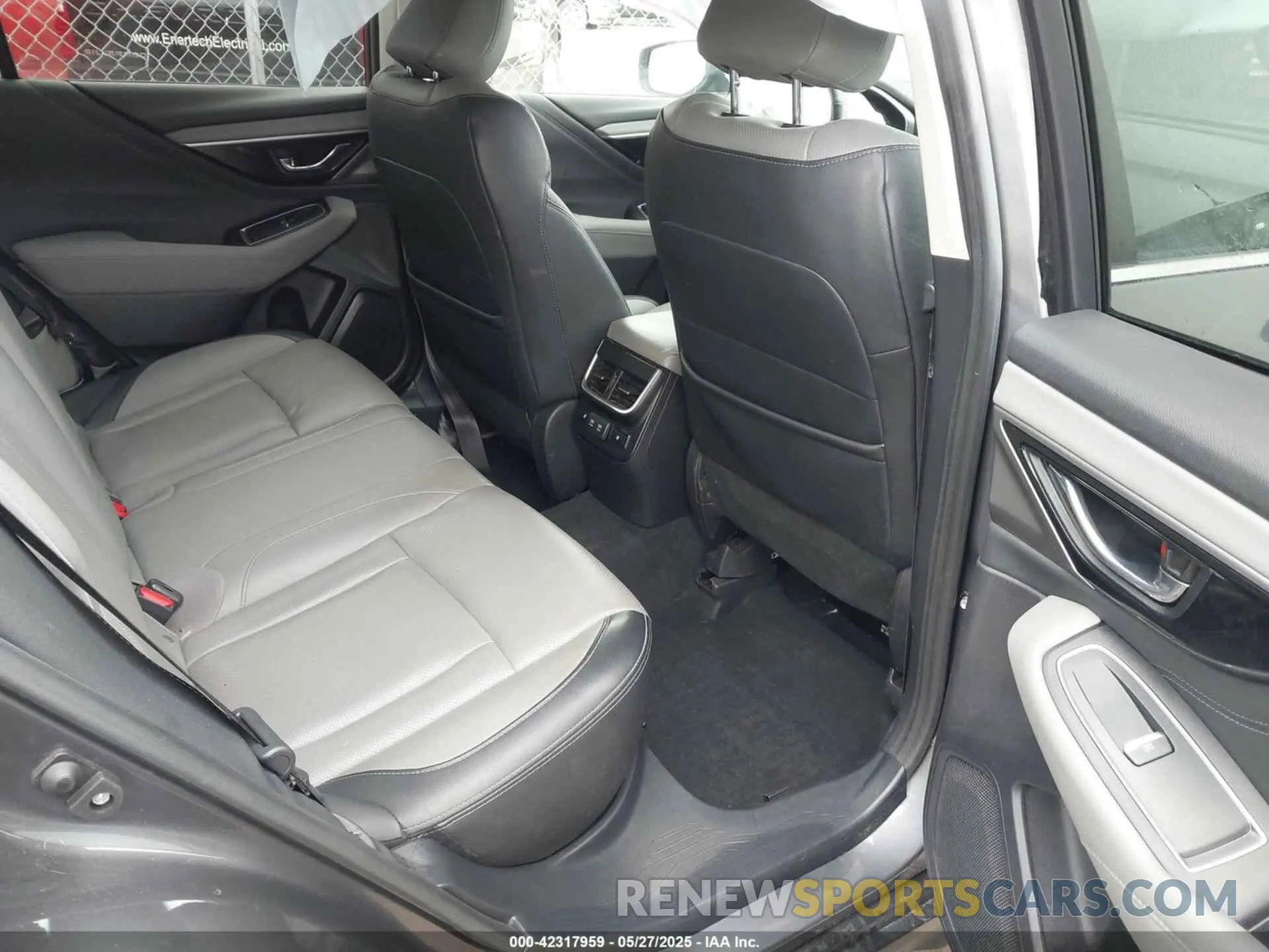 8 Photograph of a damaged car 4S4BTGND2L3182528 SUBARU OUTBACK 2020