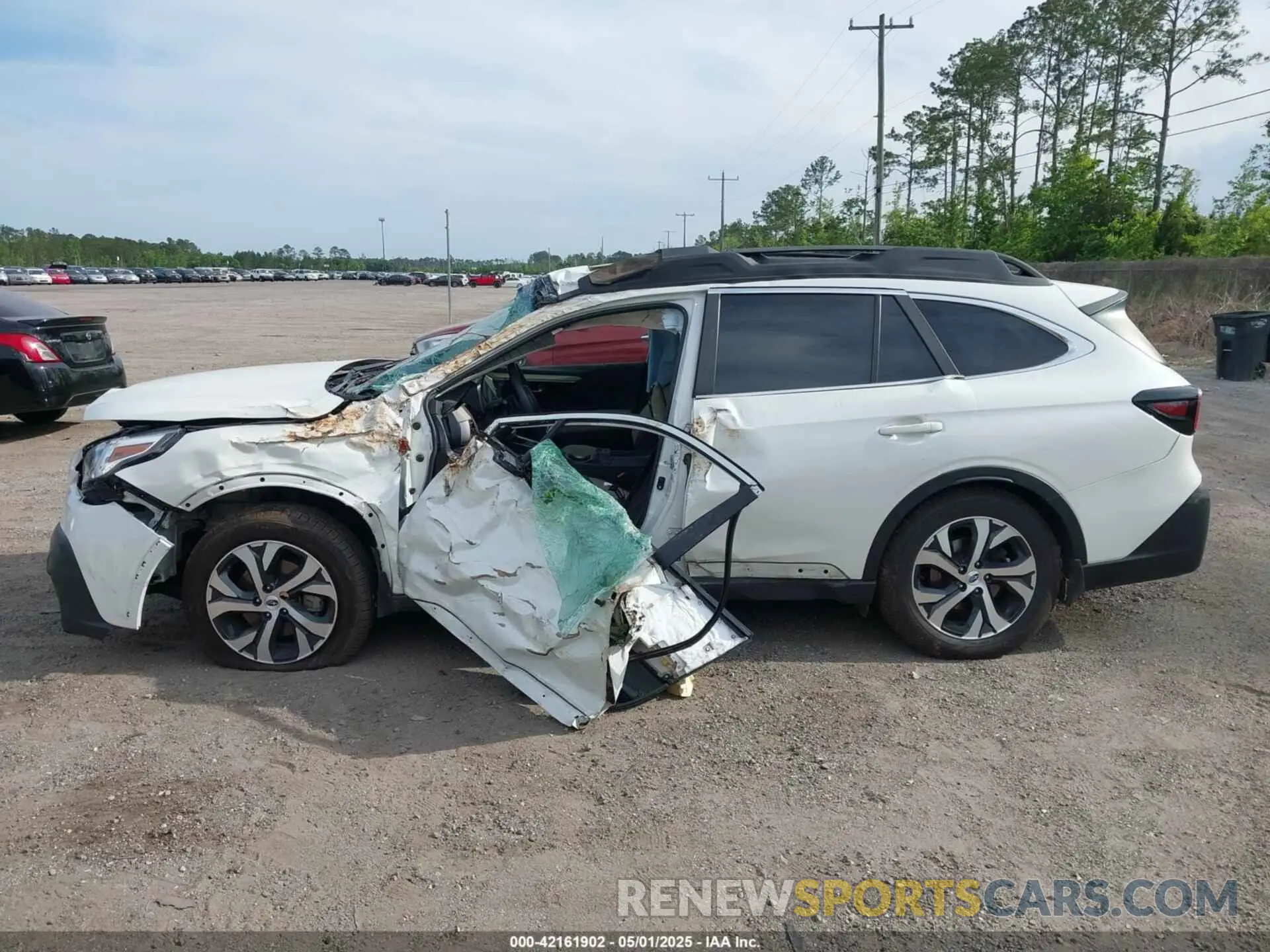 13 Photograph of a damaged car 4S4BTGND6L3270336 SUBARU OUTBACK 2020