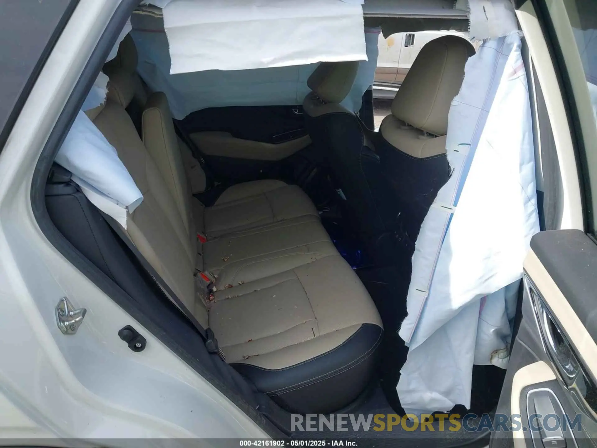 8 Photograph of a damaged car 4S4BTGND6L3270336 SUBARU OUTBACK 2020