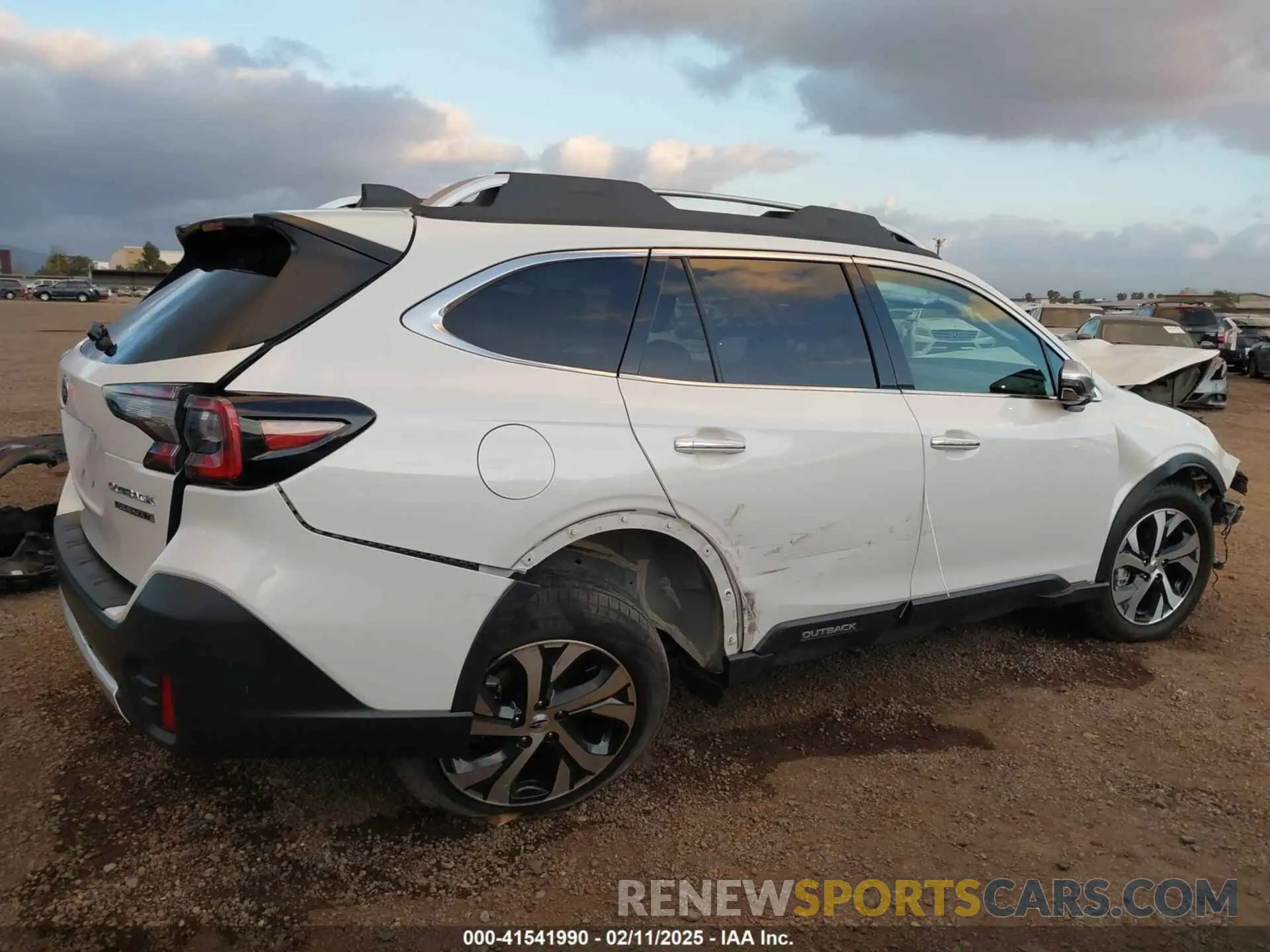 17 Photograph of a damaged car 4S4BTGPD1L3136931 SUBARU OUTBACK 2020