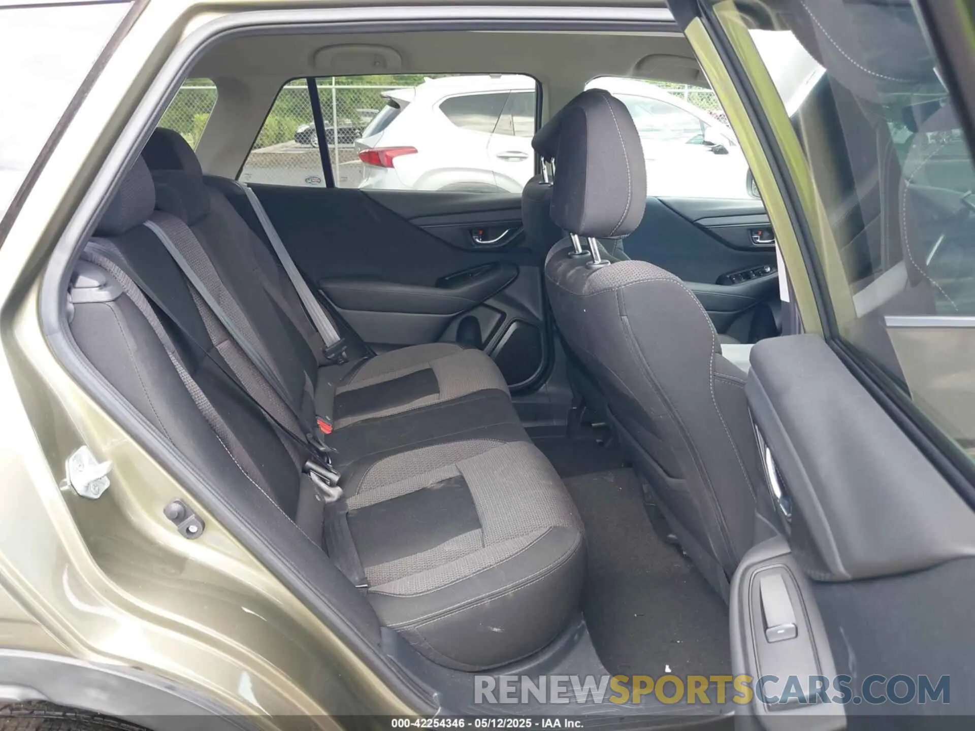 8 Photograph of a damaged car 4S4BTADC7M3182130 SUBARU OUTBACK 2021