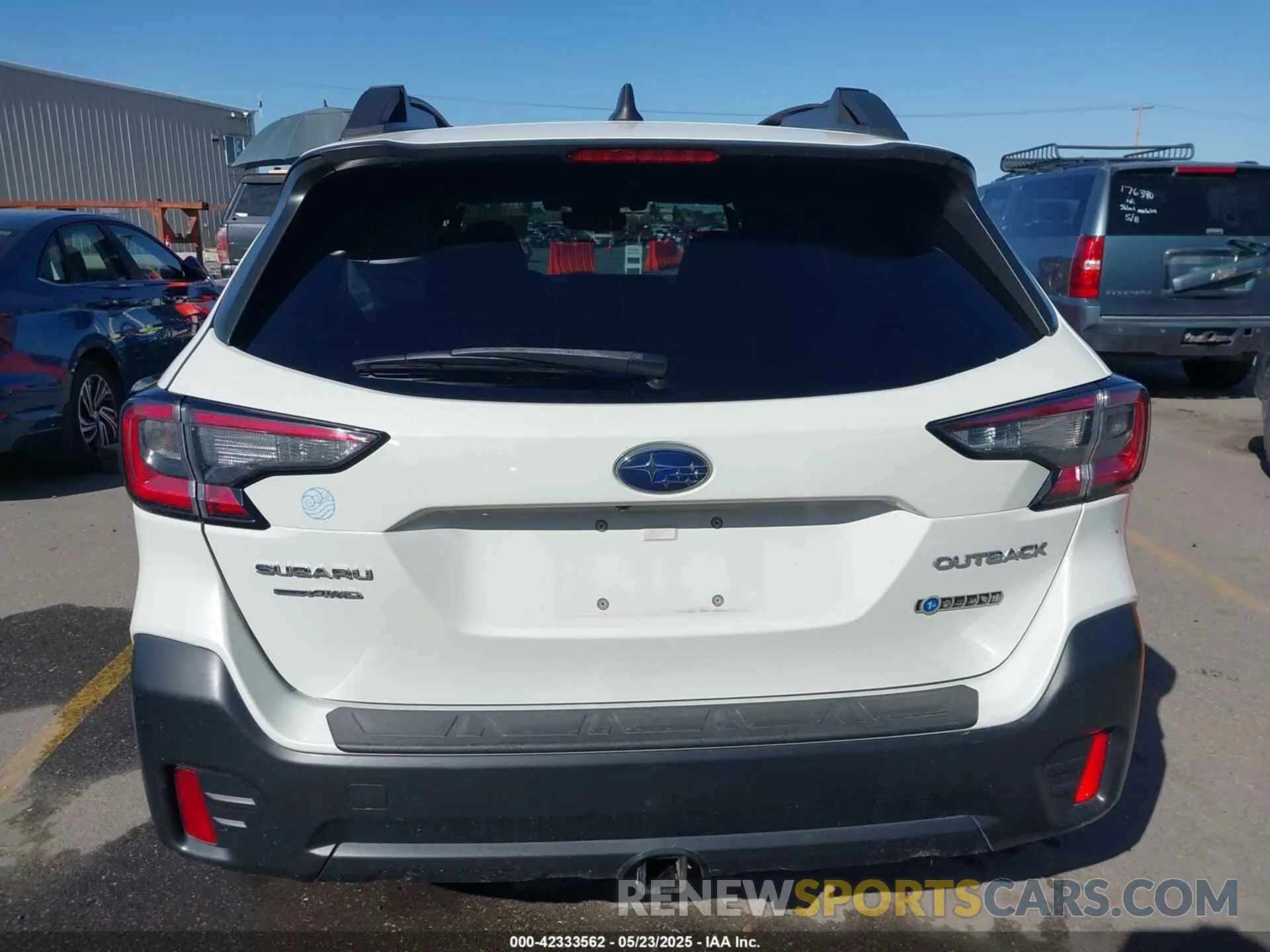 17 Photograph of a damaged car 4S4BTAFC0M3165506 SUBARU OUTBACK 2021