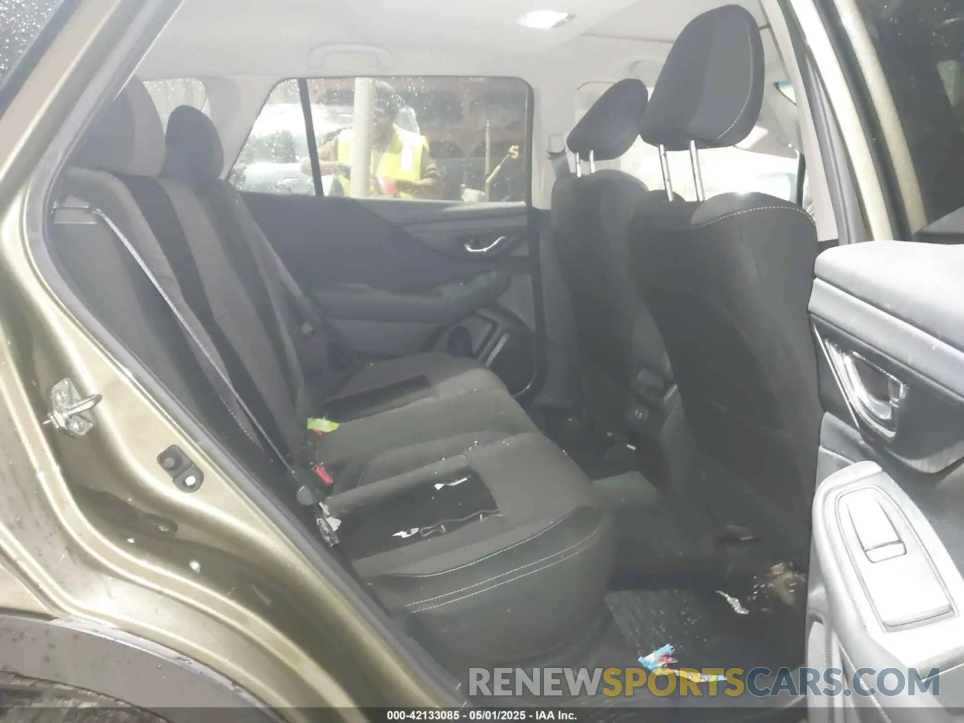 8 Photograph of a damaged car 4S4BTAFC6M3118044 SUBARU OUTBACK 2021