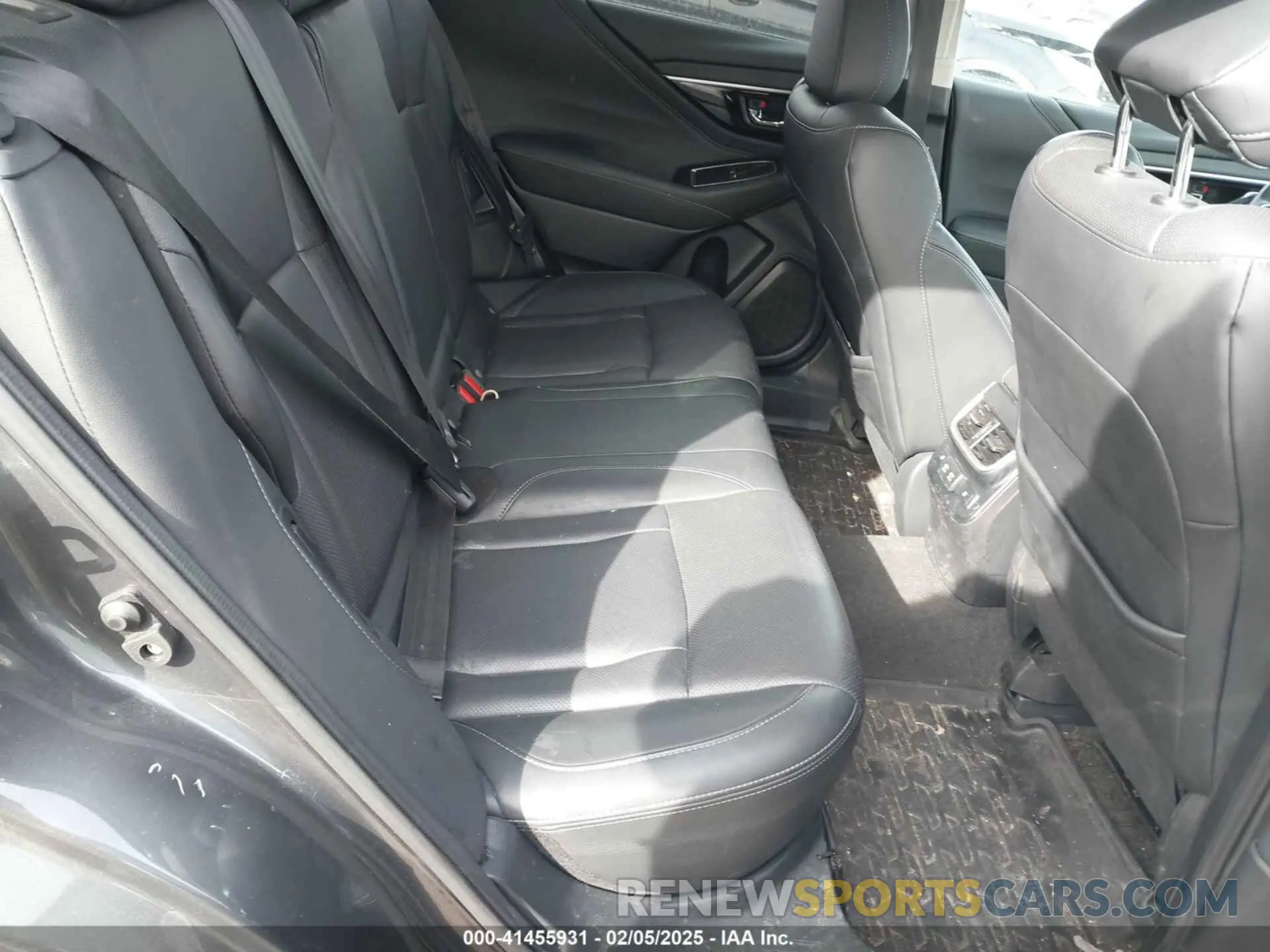 8 Photograph of a damaged car 4S4BTANC1M3180338 SUBARU OUTBACK 2021