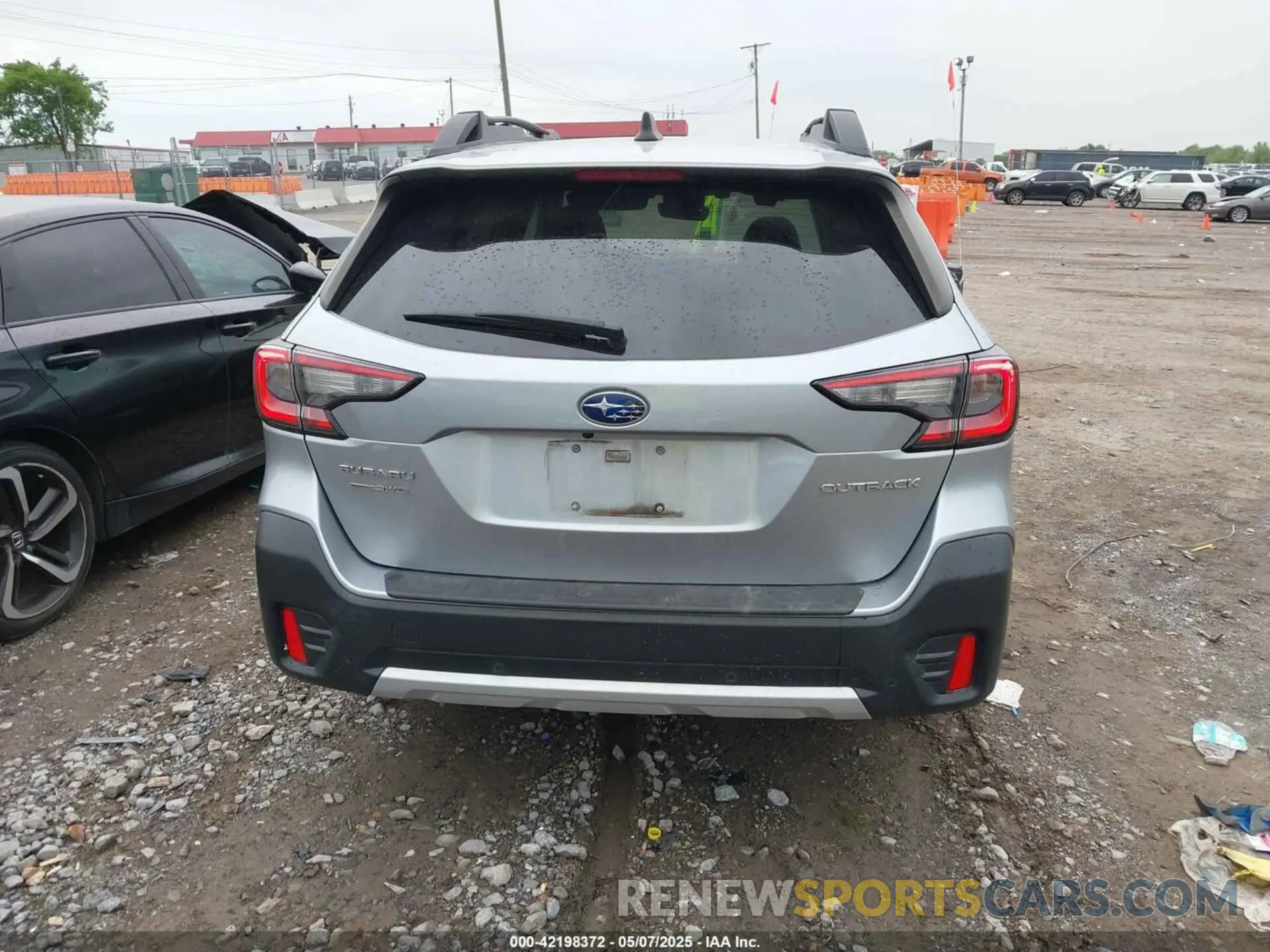 17 Photograph of a damaged car 4S4BTANC6M3161350 SUBARU OUTBACK 2021