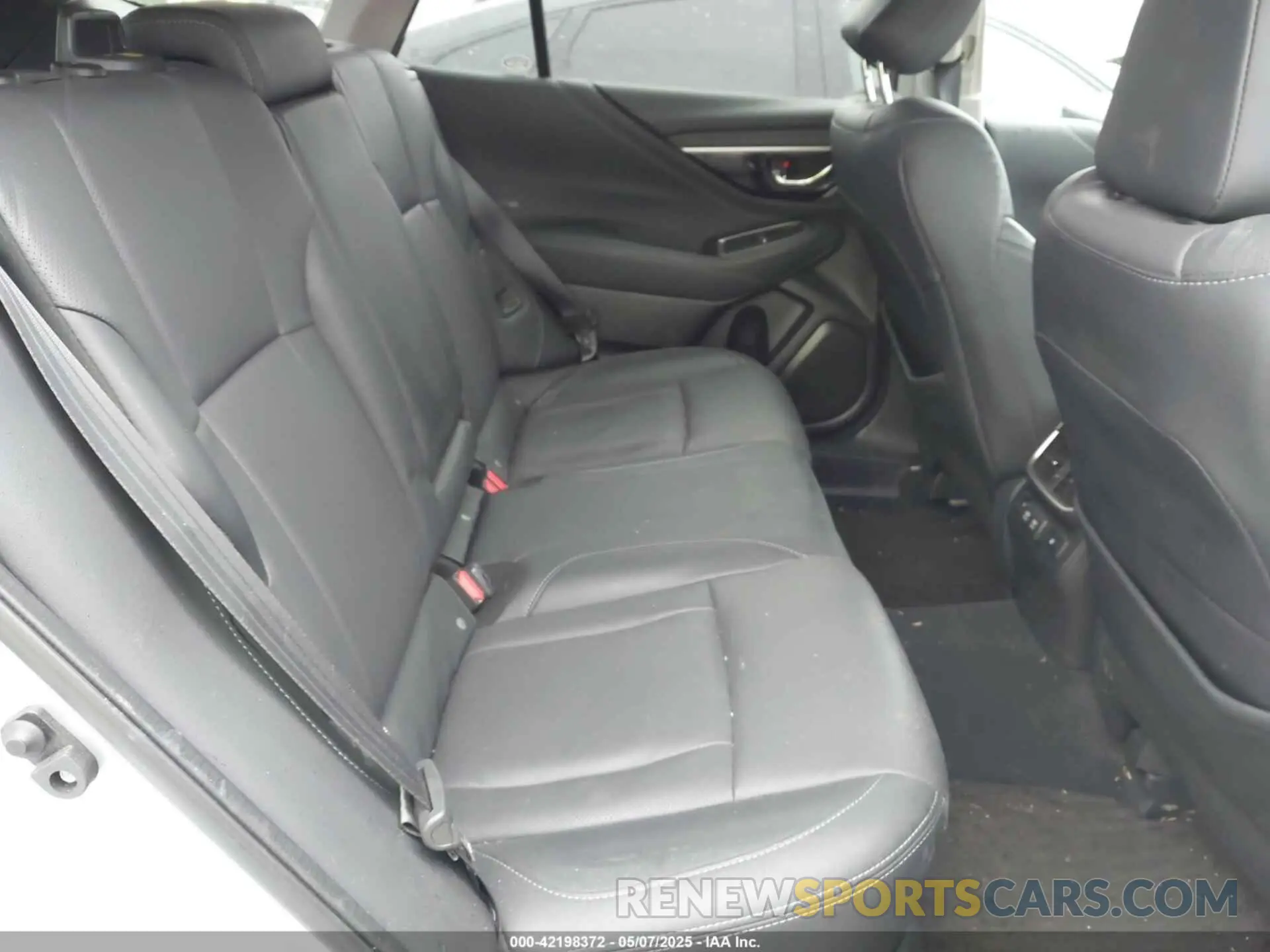 8 Photograph of a damaged car 4S4BTANC6M3161350 SUBARU OUTBACK 2021
