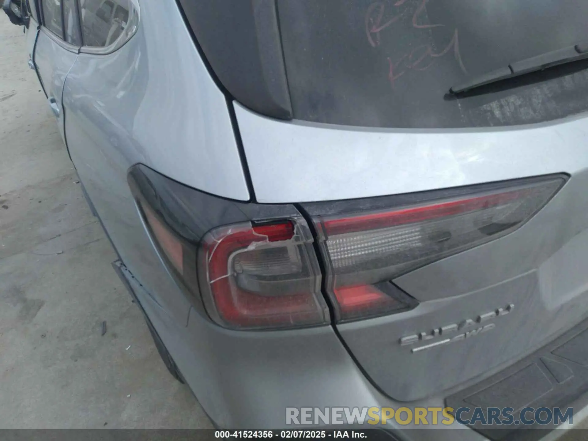 18 Photograph of a damaged car 4S4BTANC9M3198800 SUBARU OUTBACK 2021