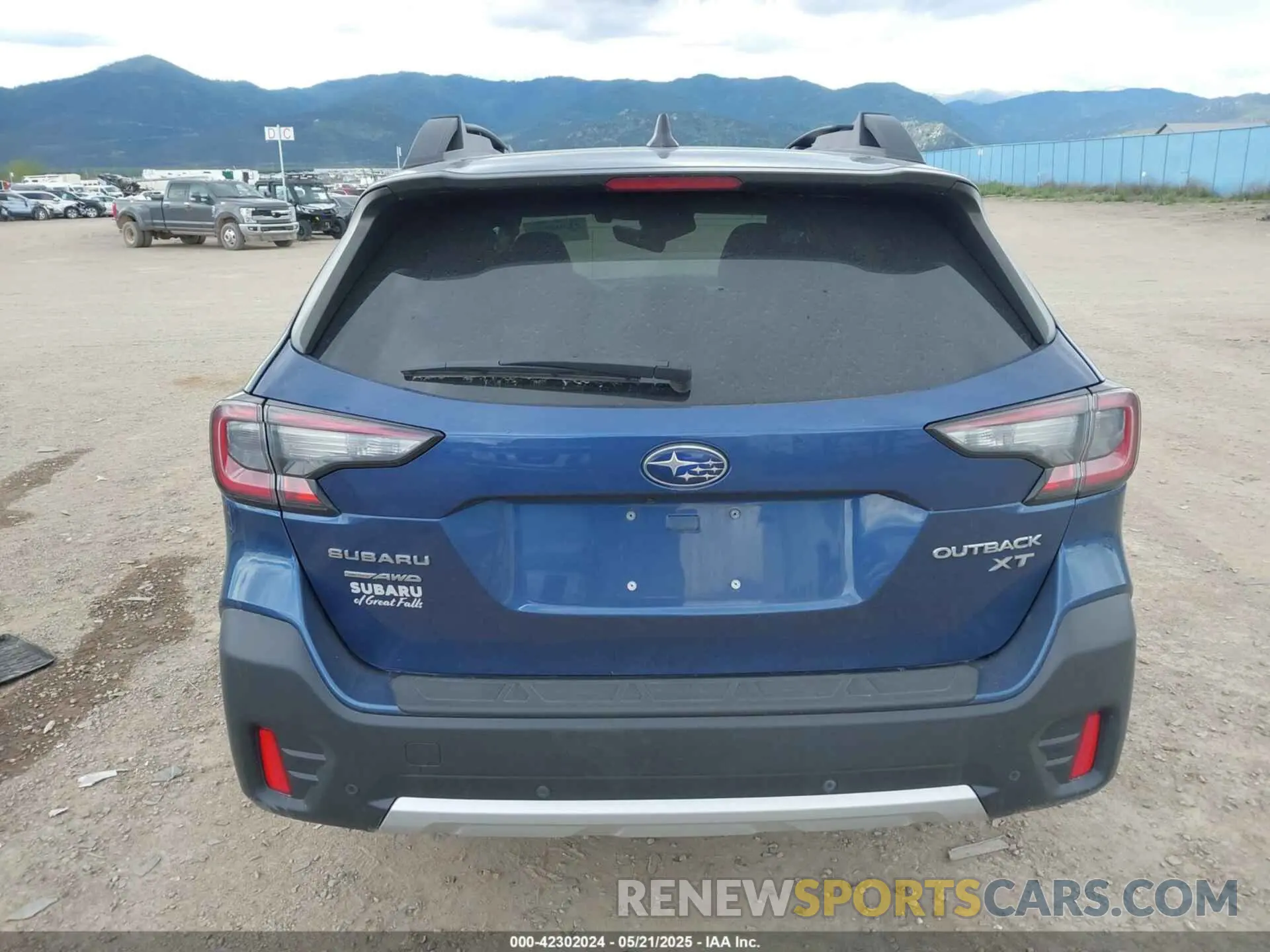 17 Photograph of a damaged car 4S4BTGND4M3224537 SUBARU OUTBACK 2021