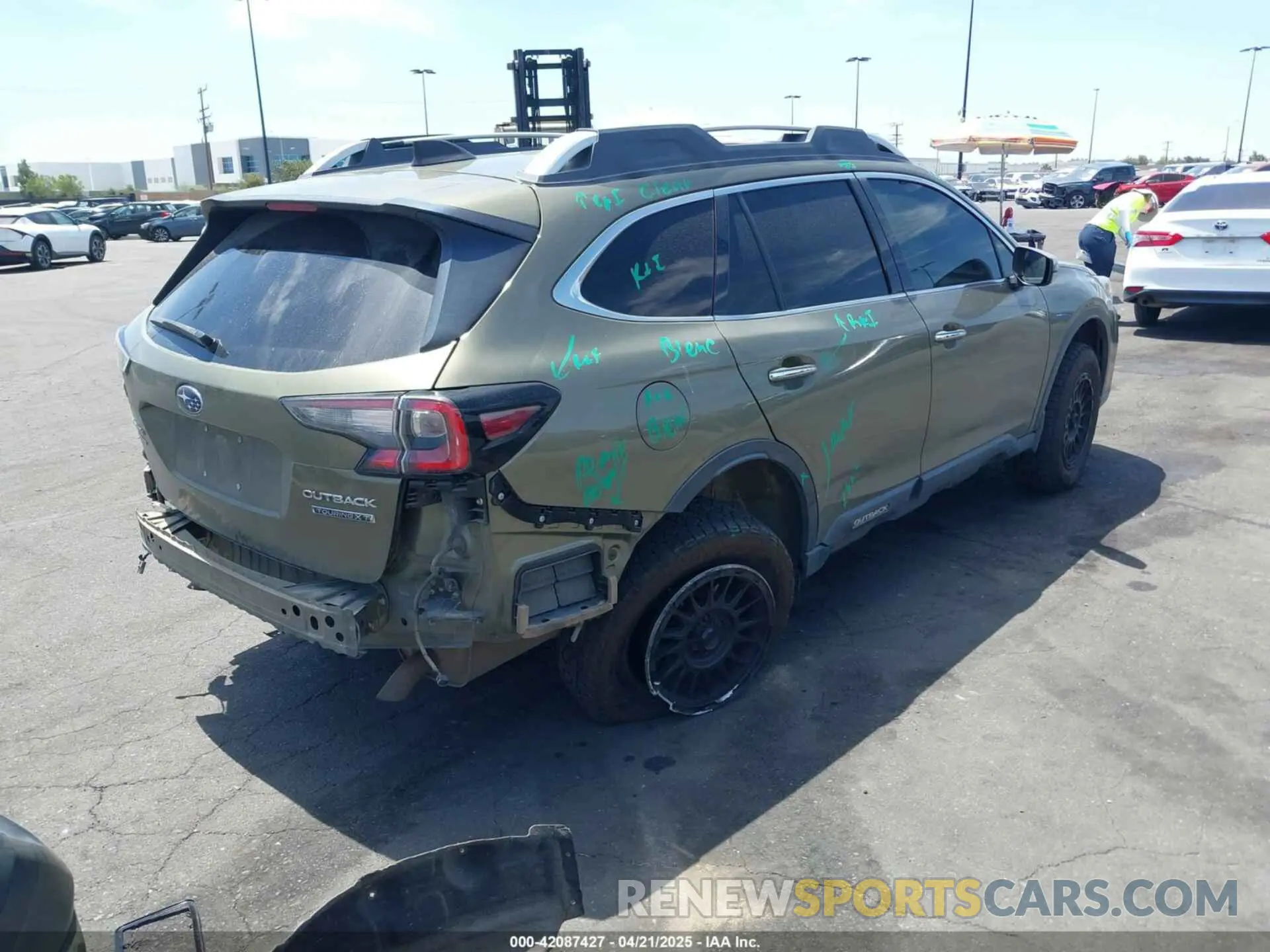 4 Photograph of a damaged car 4S4BTGPD0M3108667 SUBARU OUTBACK 2021